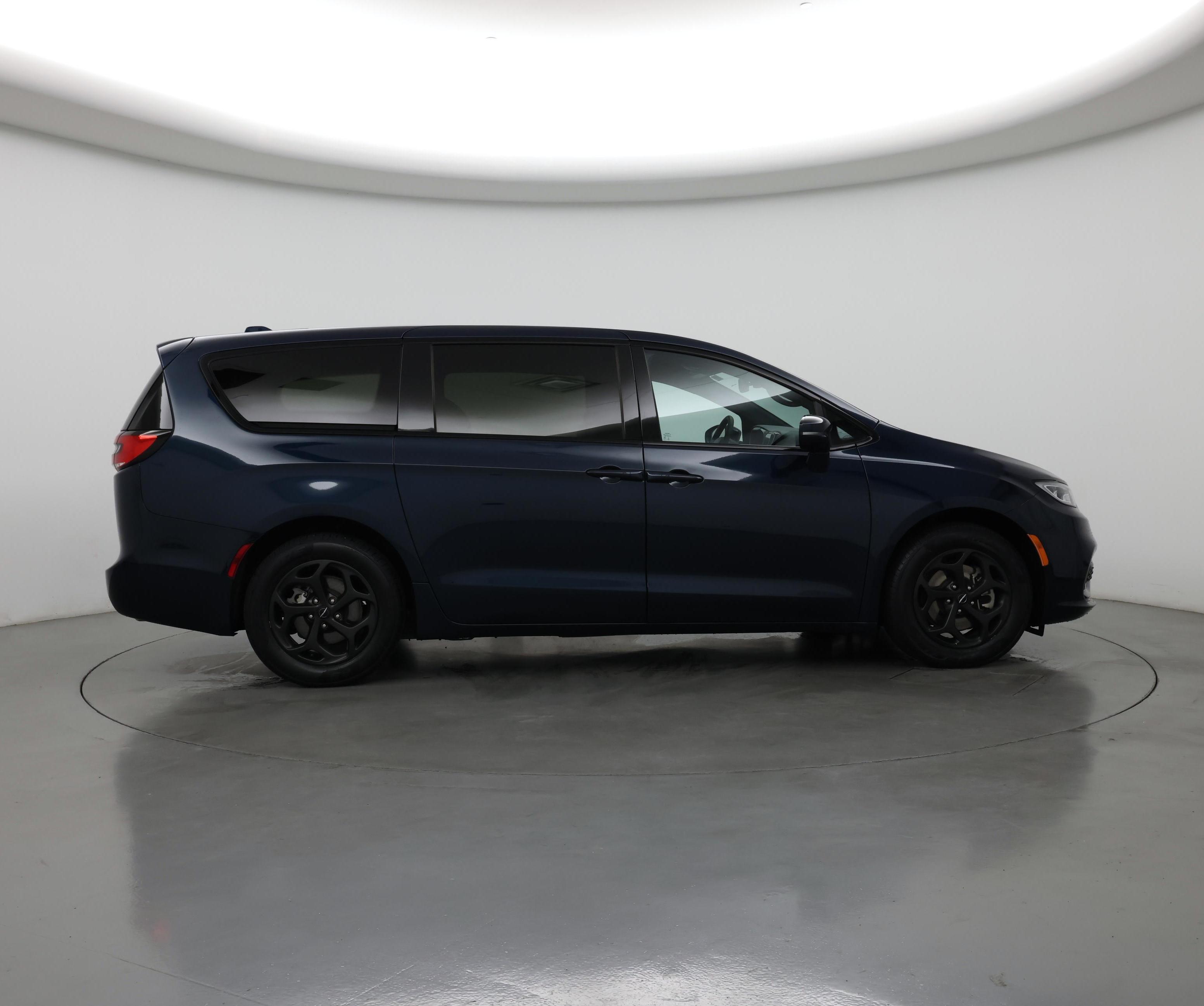 Thumbnail: 2022 Chrysler Pacifica - 7