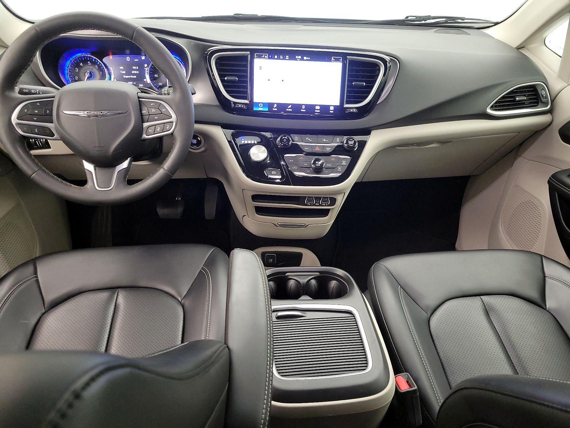 Thumbnail: 2023 Chrysler Pacifica - 9