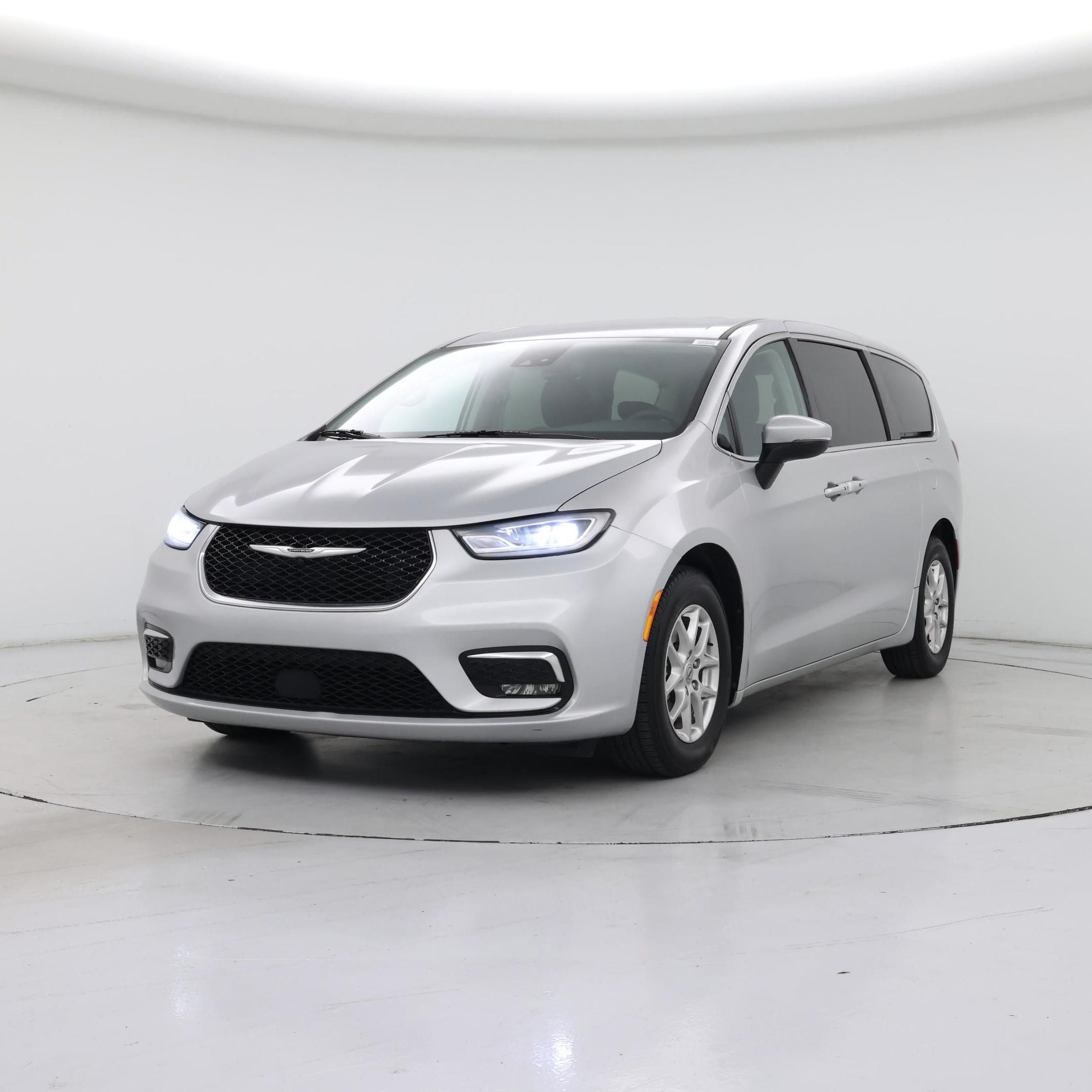 Thumbnail: 2023 Chrysler Pacifica - 4