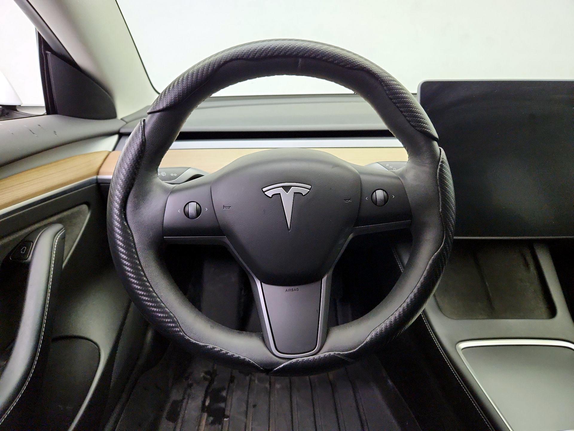 Thumbnail: 2021 Tesla Model 3 - 10