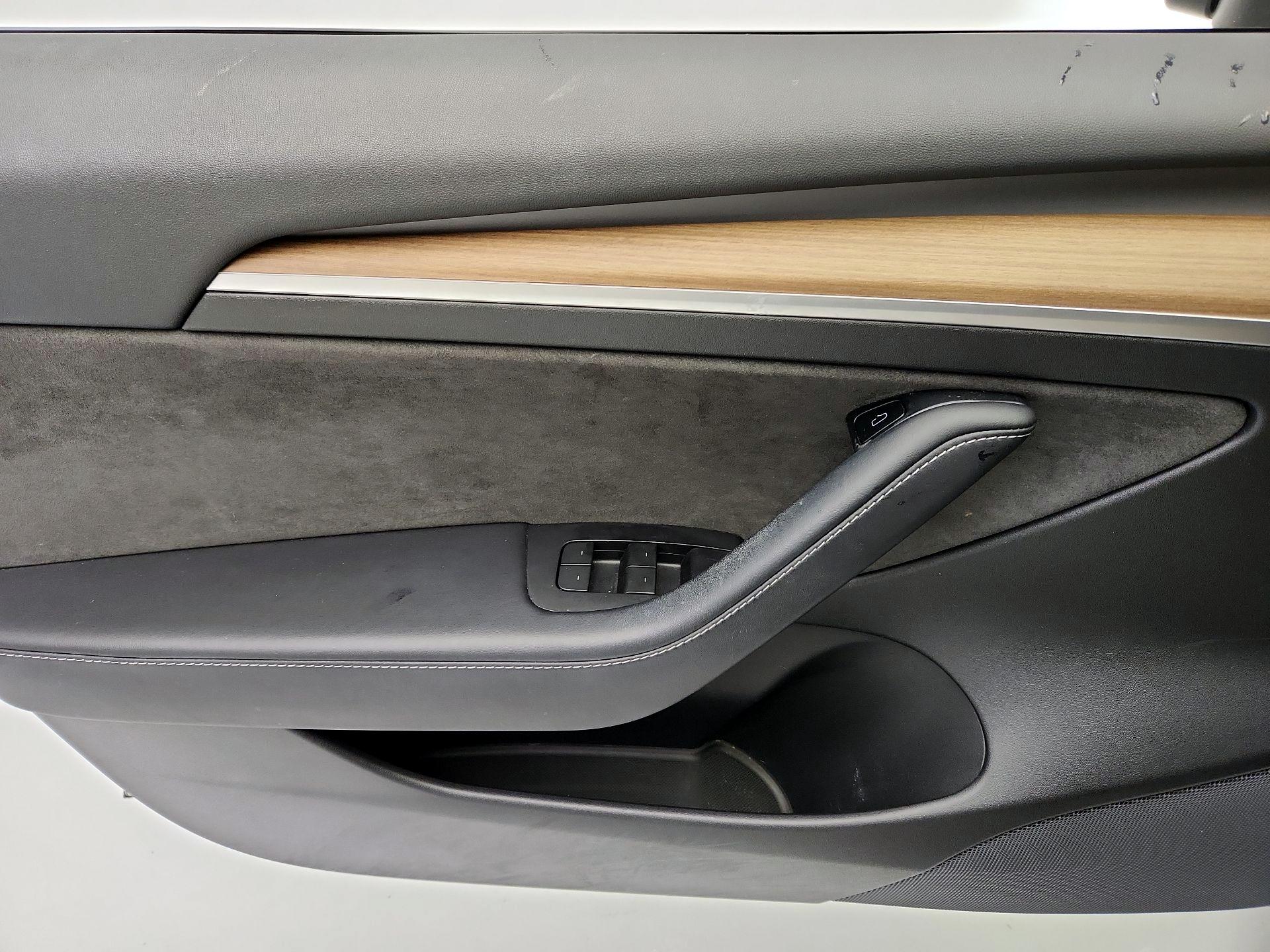 Thumbnail: 2021 Tesla Model 3 - 12