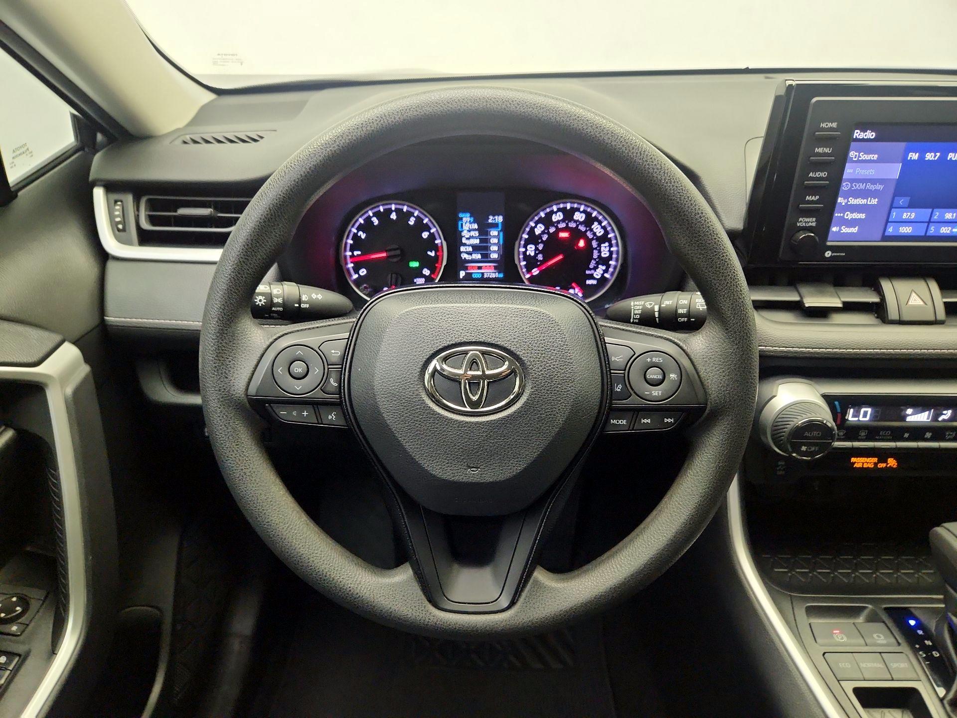 Thumbnail: 2021 Toyota RAV4 - 10