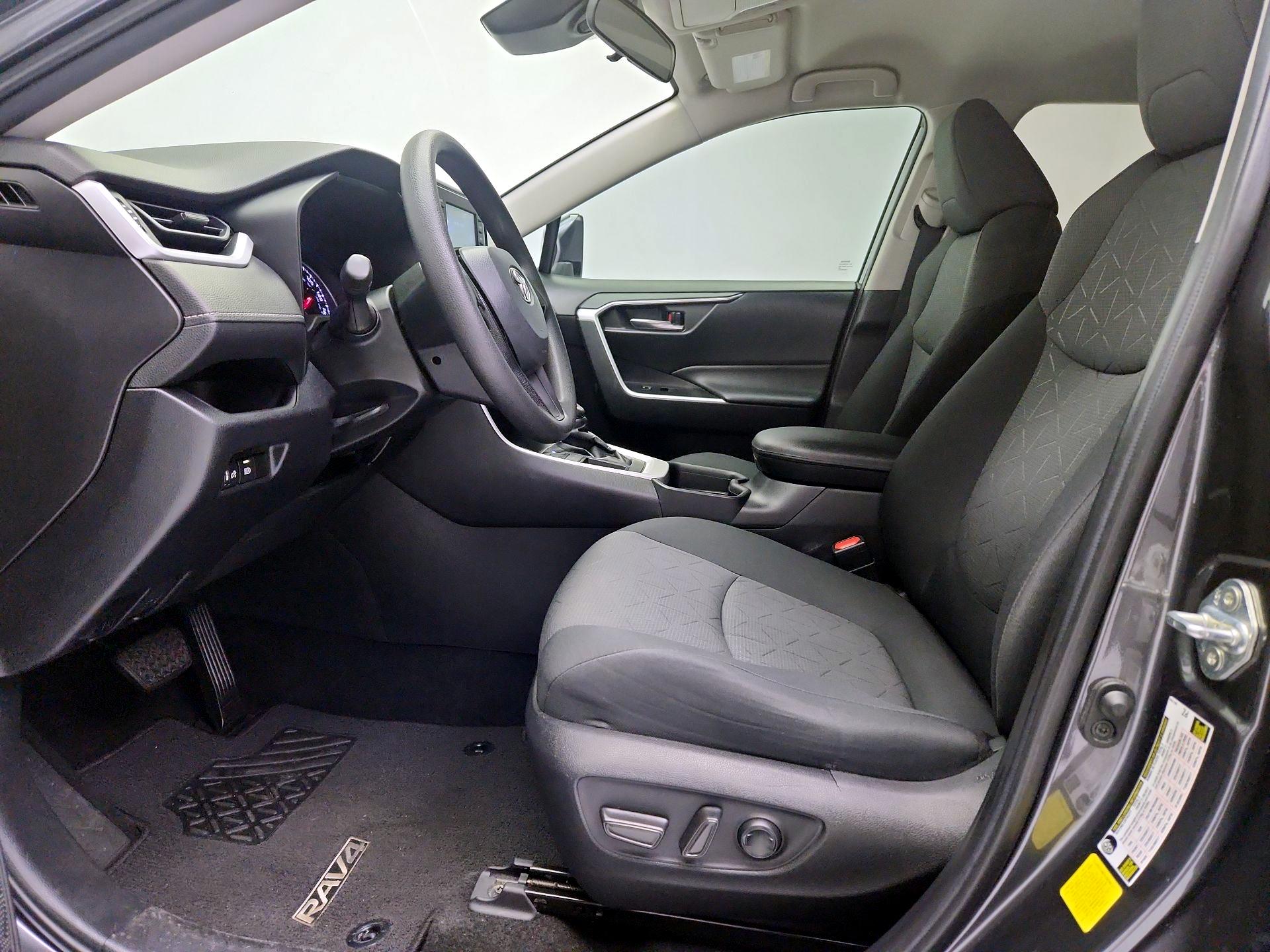 Thumbnail: 2021 Toyota RAV4 - 11