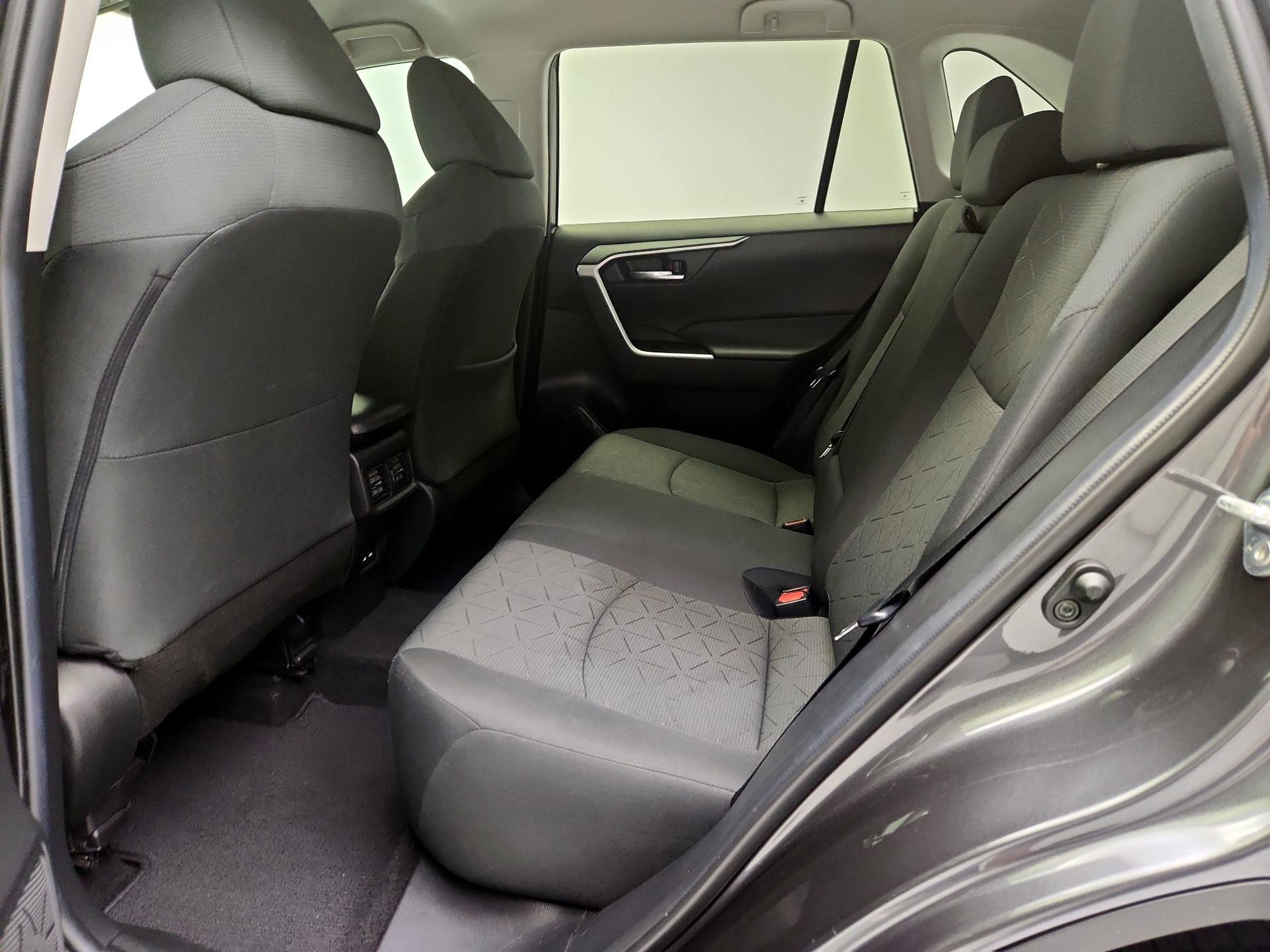 Thumbnail: 2021 Toyota RAV4 - 19