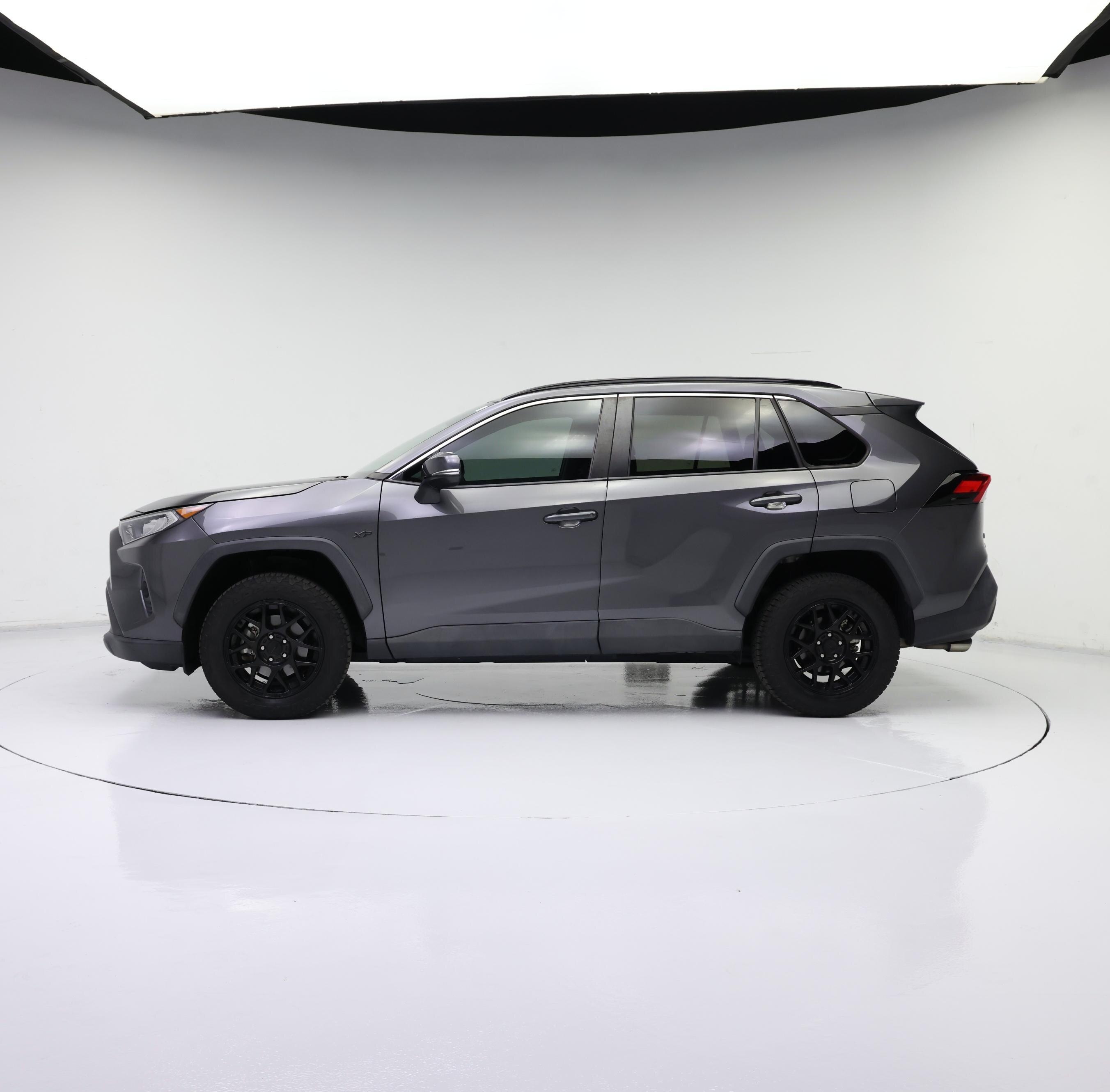 Thumbnail: 2021 Toyota RAV4 - 3