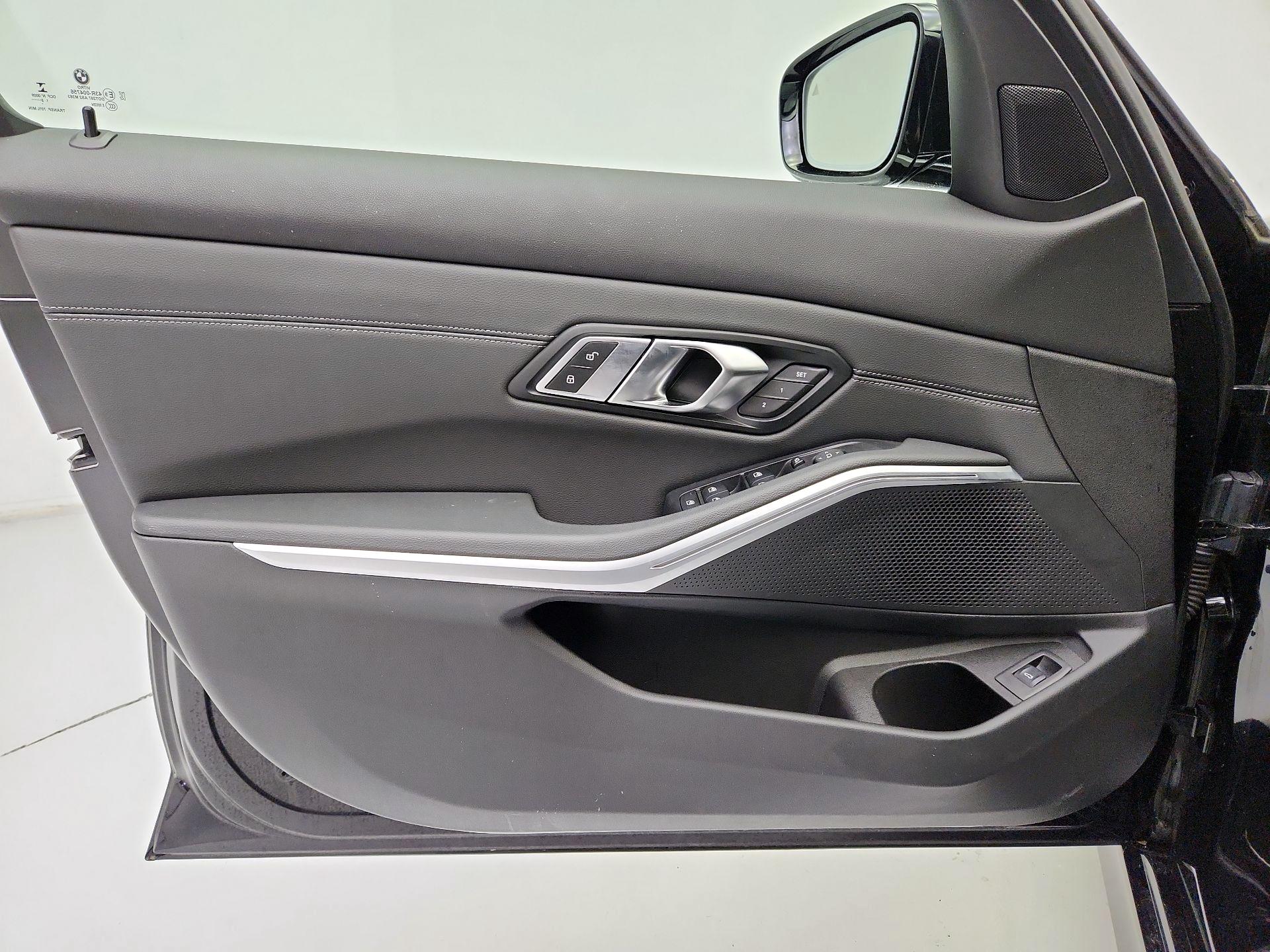 Thumbnail: 2020 BMW 3 Series - 12