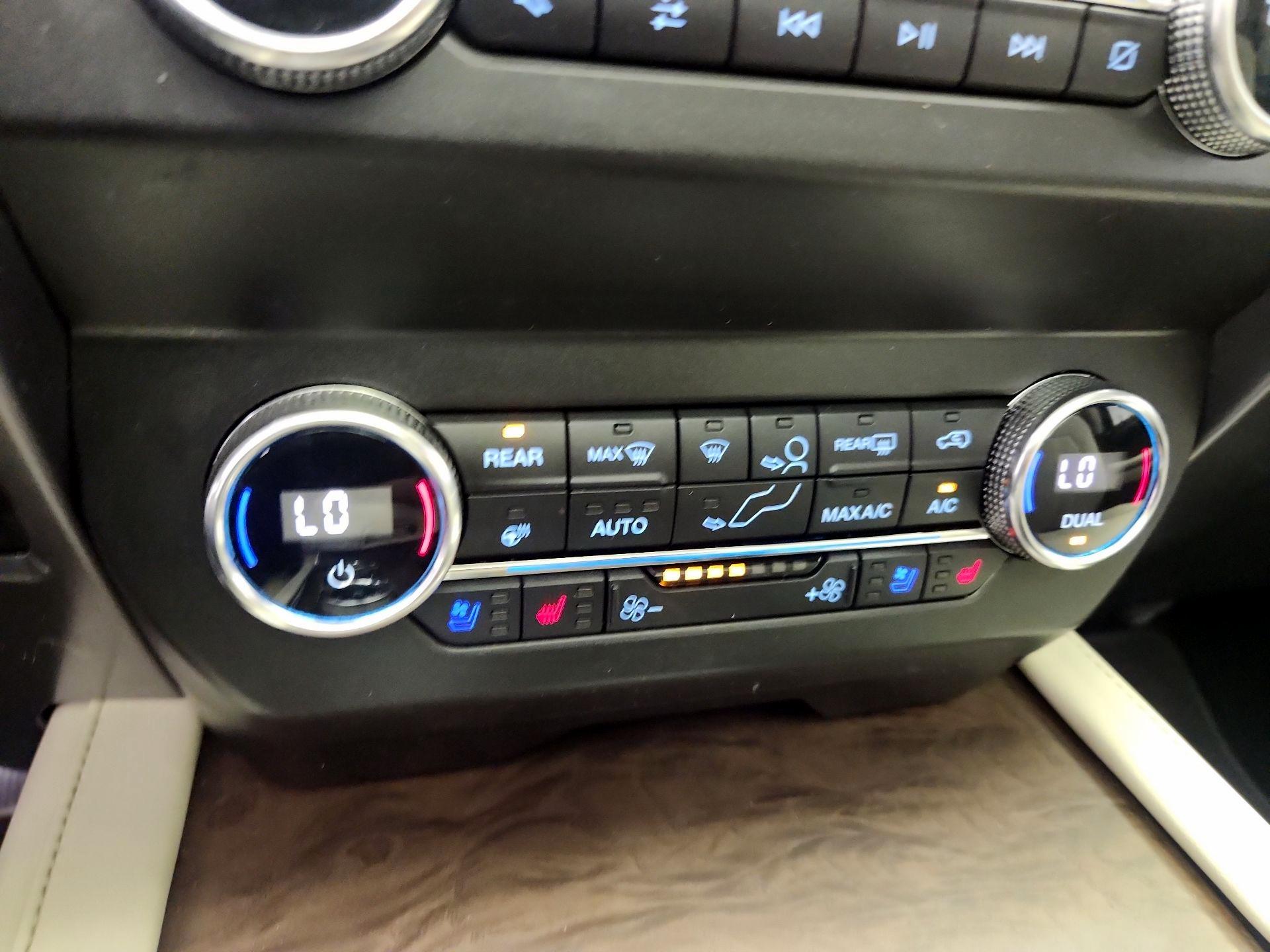 Thumbnail: 2019 Ford Expedition - 17