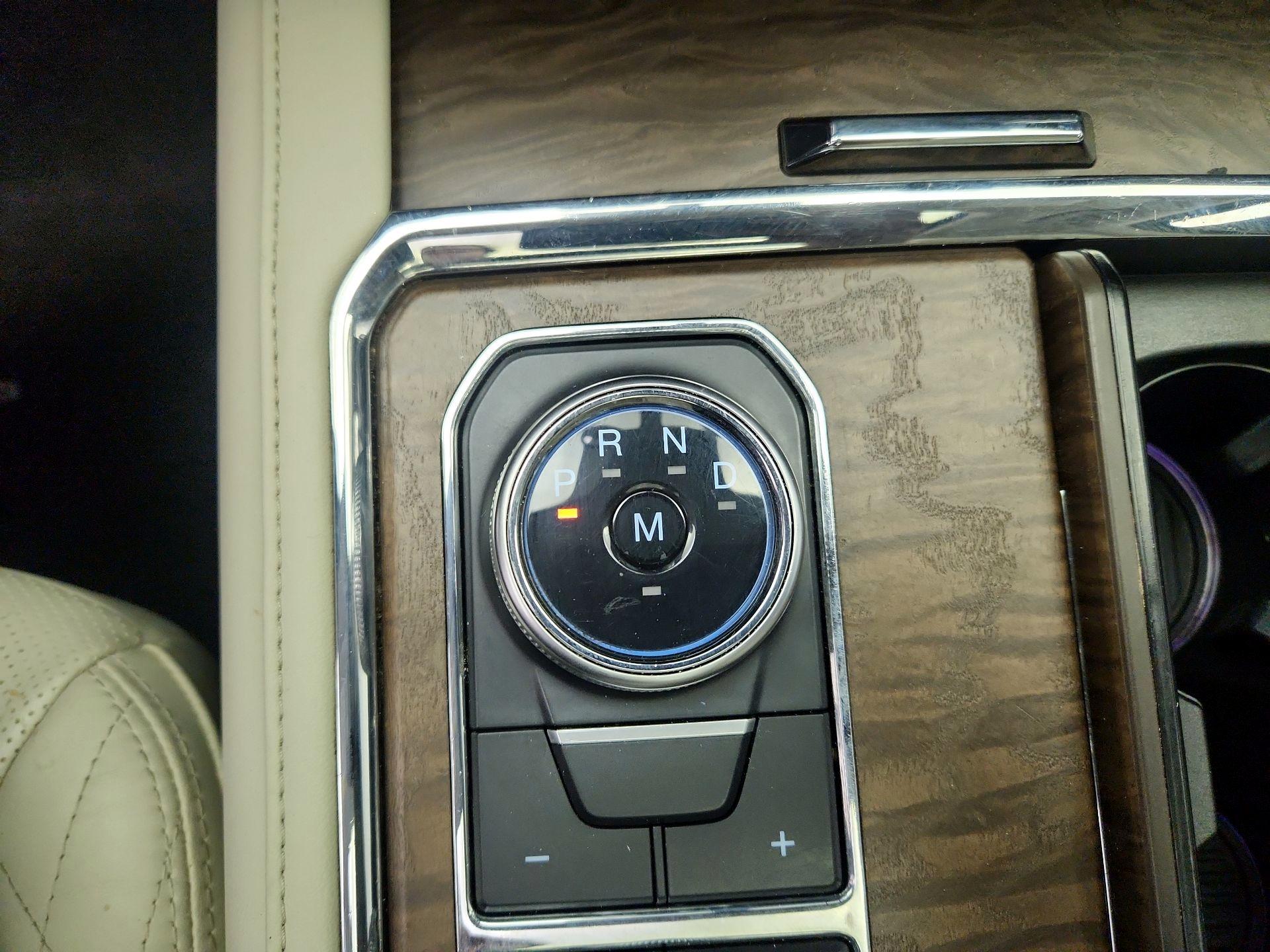 Thumbnail: 2019 Ford Expedition - 18