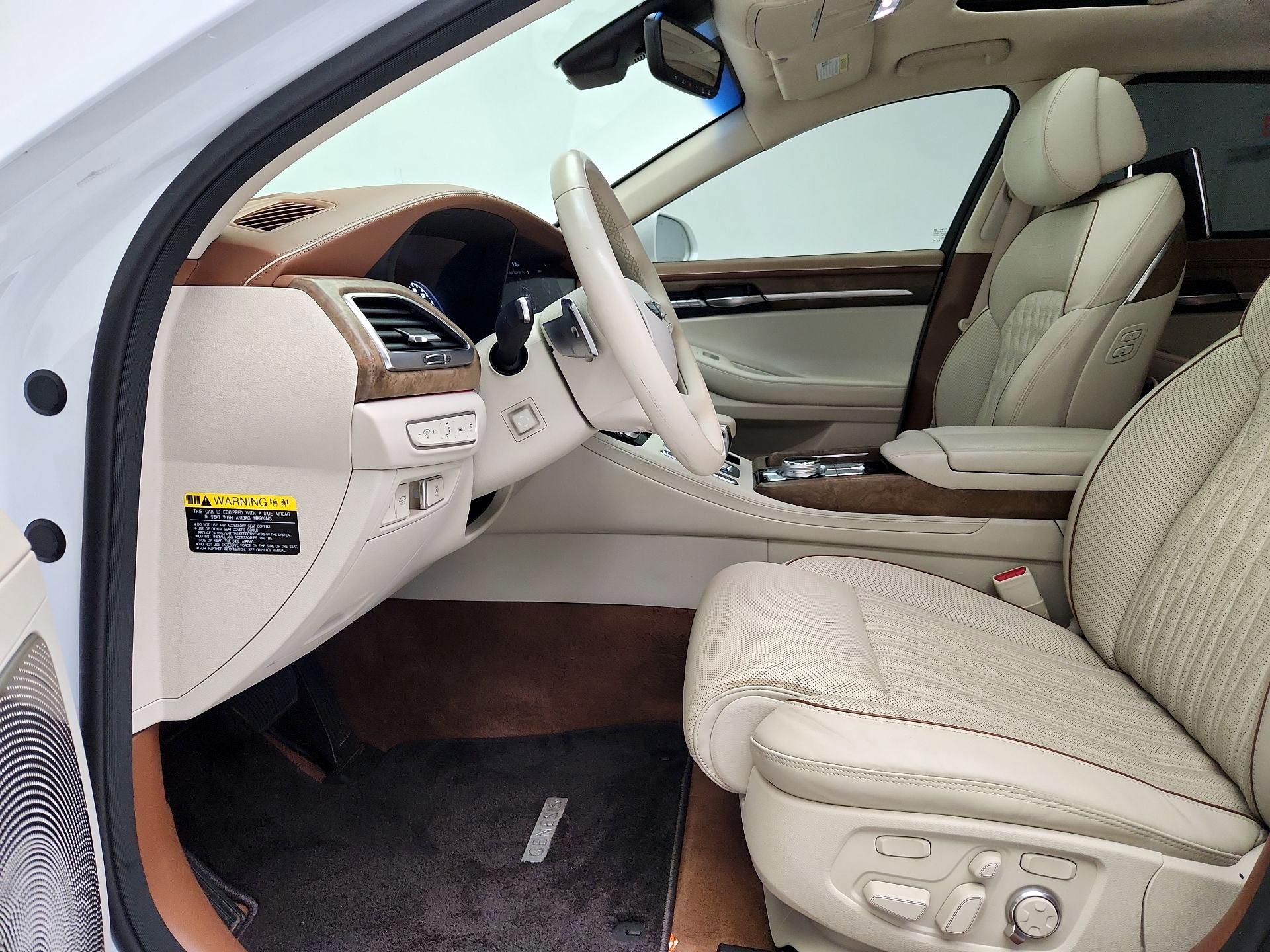 Thumbnail: 2020 Genesis G90 - 11