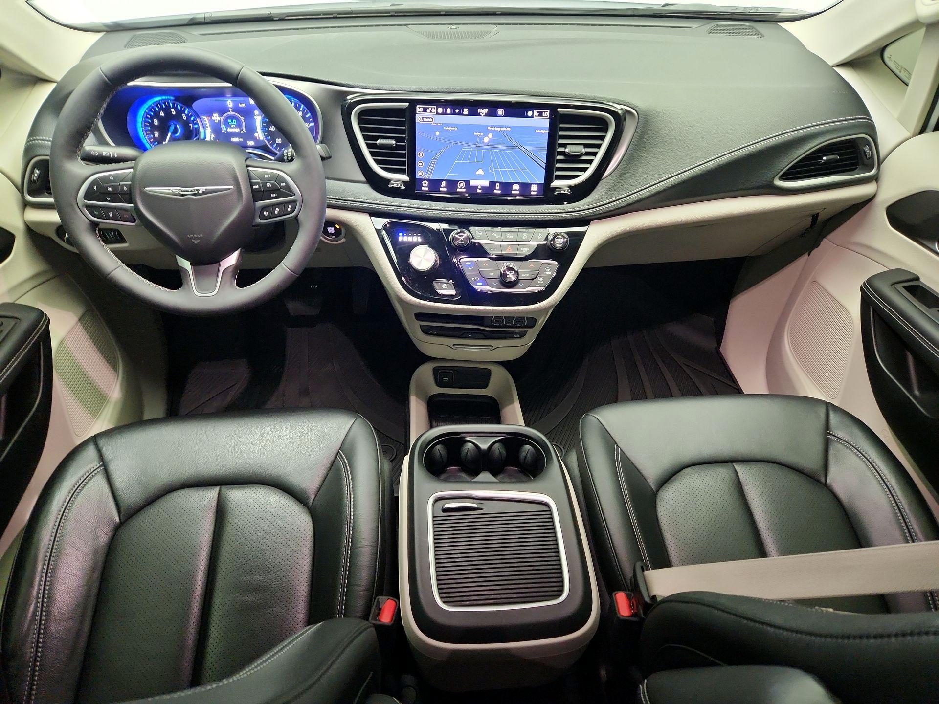 Thumbnail: 2022 Chrysler Pacifica - 9