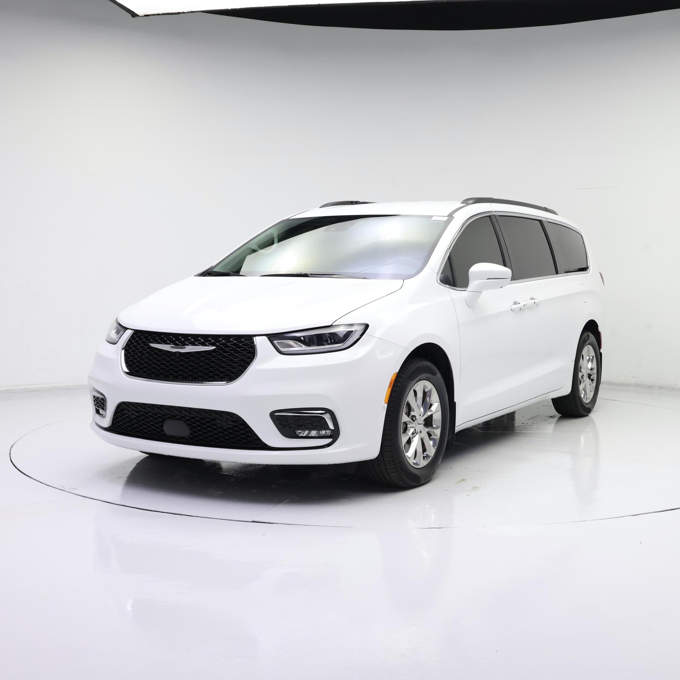 Thumbnail: 2022 Chrysler Pacifica - 4