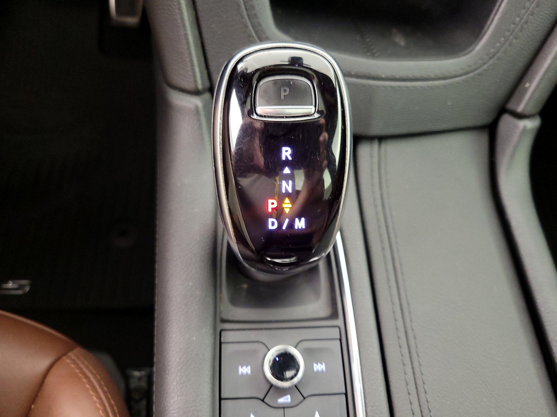 Thumbnail: 2021 Cadillac XT5 - 16