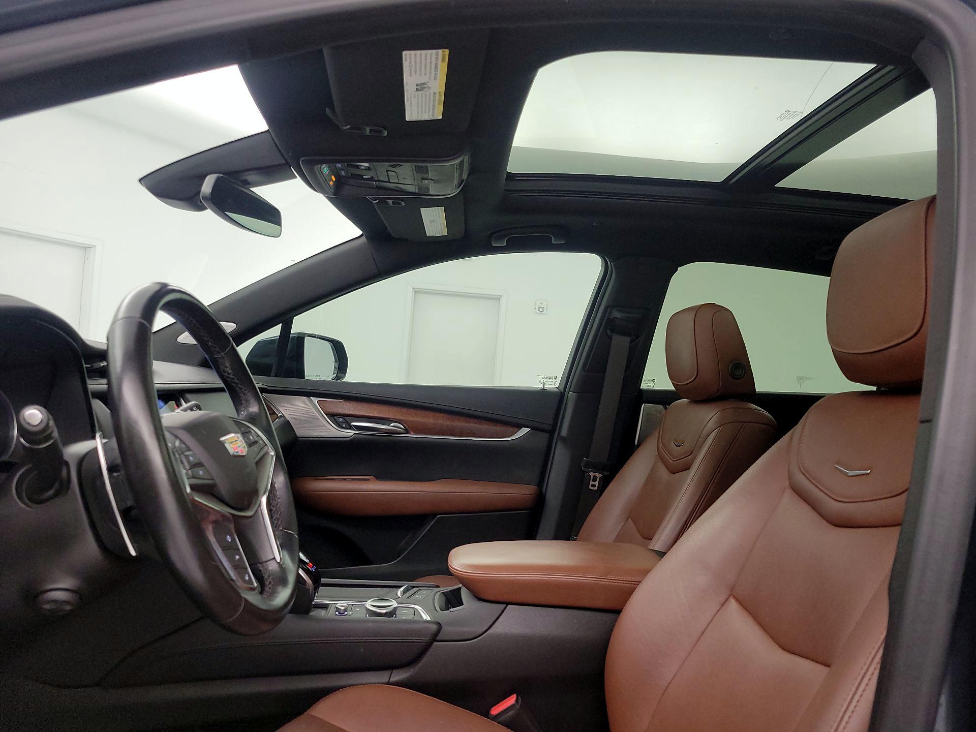 Thumbnail: 2021 Cadillac XT5 - 18