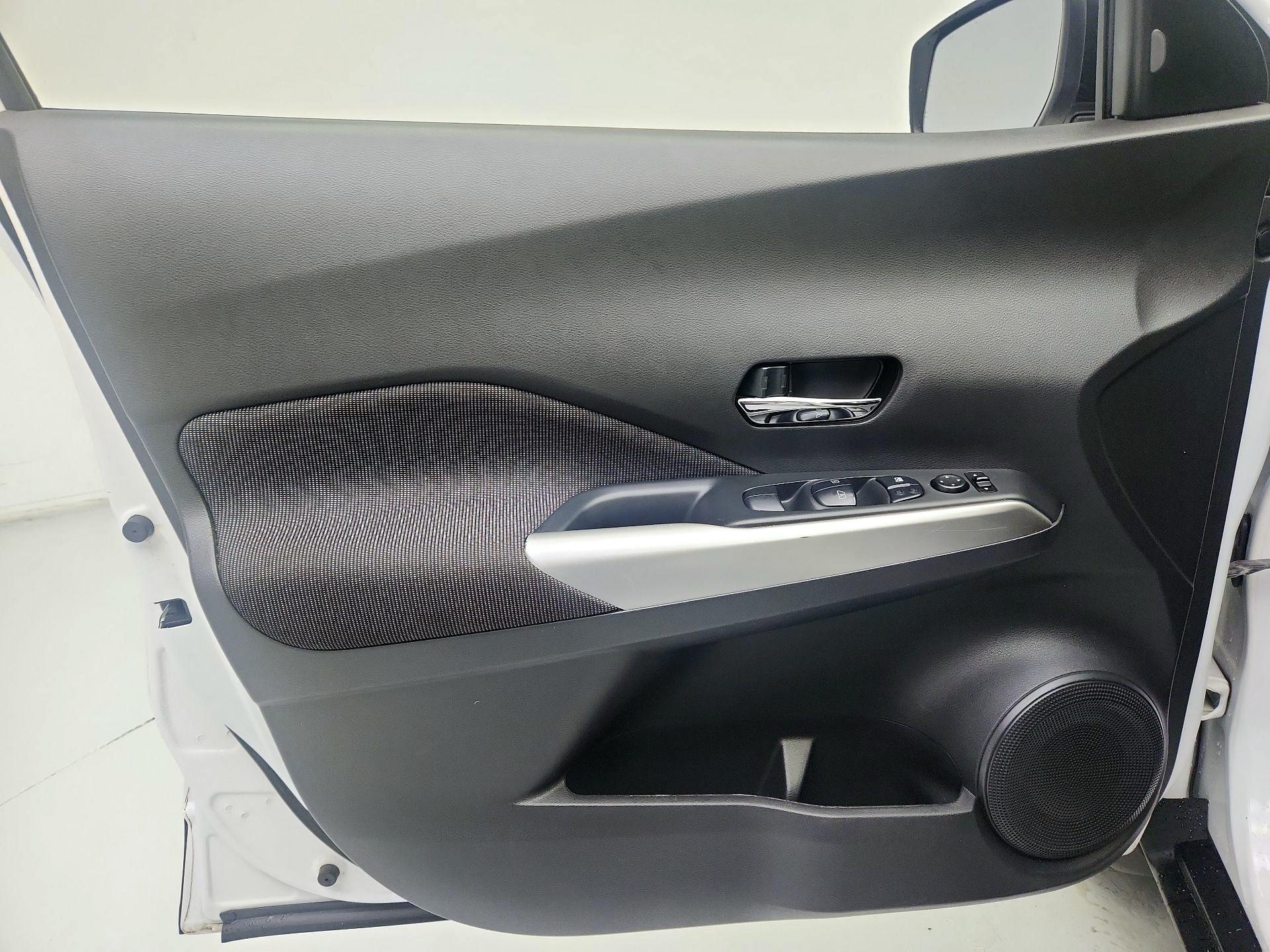 Thumbnail: 2018 Nissan Kicks - 12