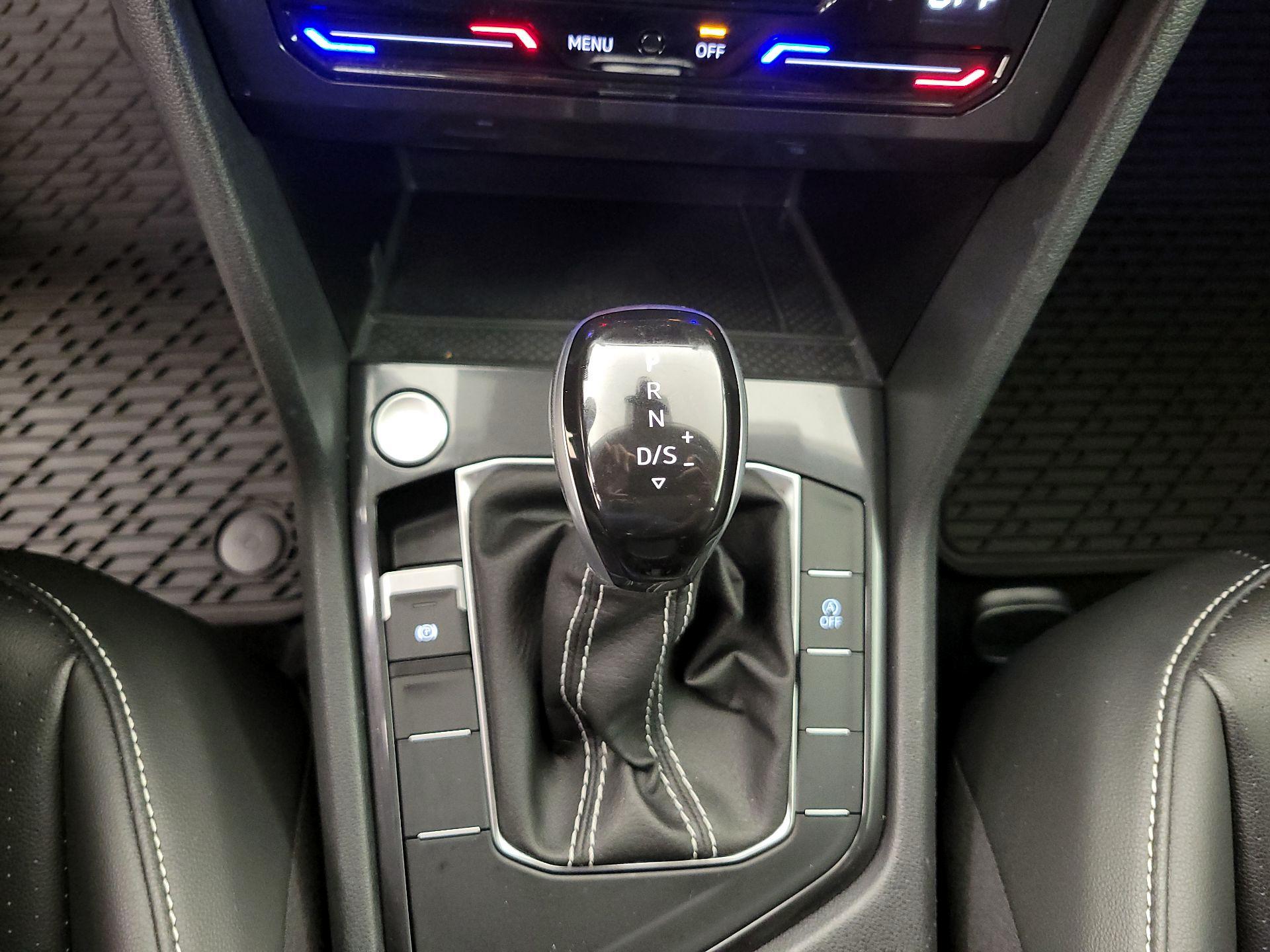 Thumbnail: 2024 Volkswagen Tiguan - 17