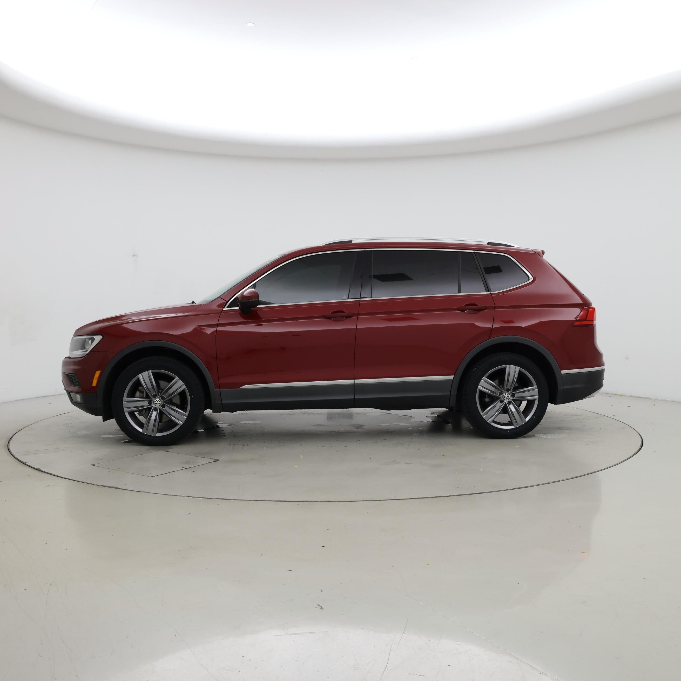 Thumbnail: 2020 Volkswagen Tiguan - 3
