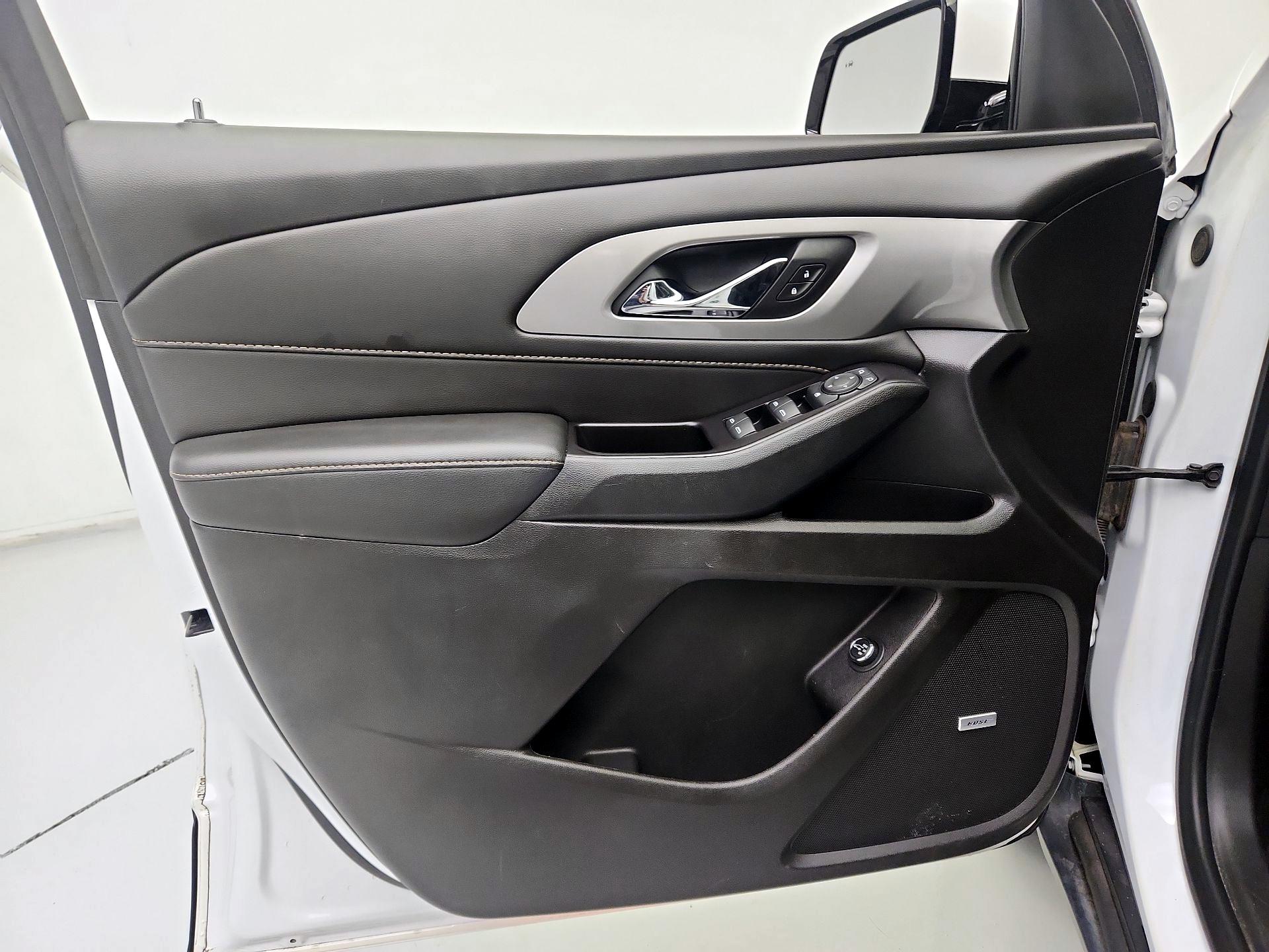 Thumbnail: 2020 Chevrolet Traverse - 12