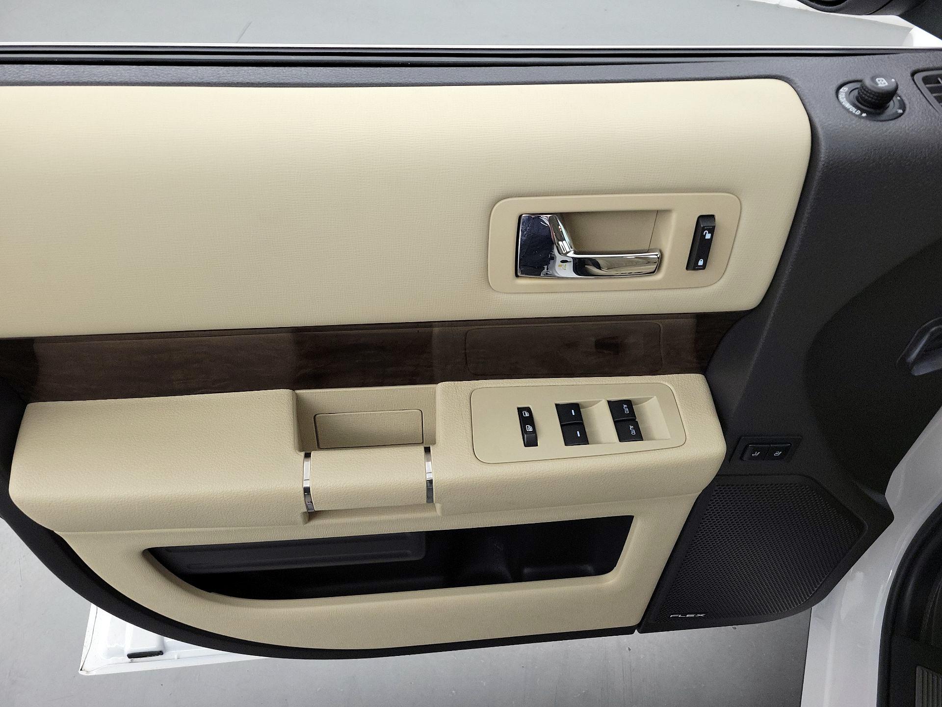 Thumbnail: 2019 Ford Flex - 12