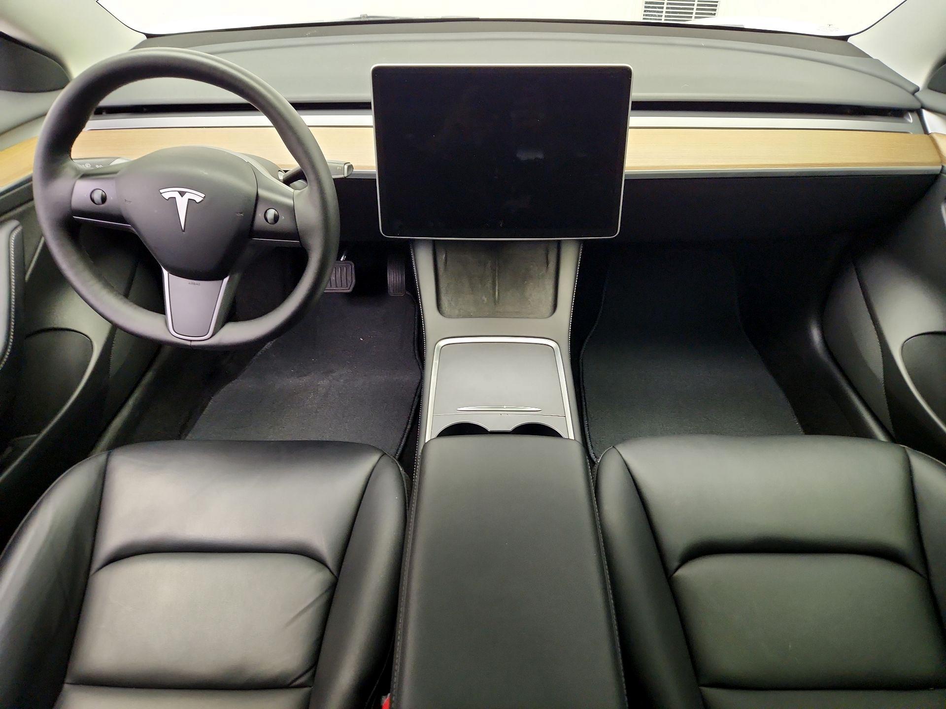 Thumbnail: 2022 Tesla Model 3 - 9