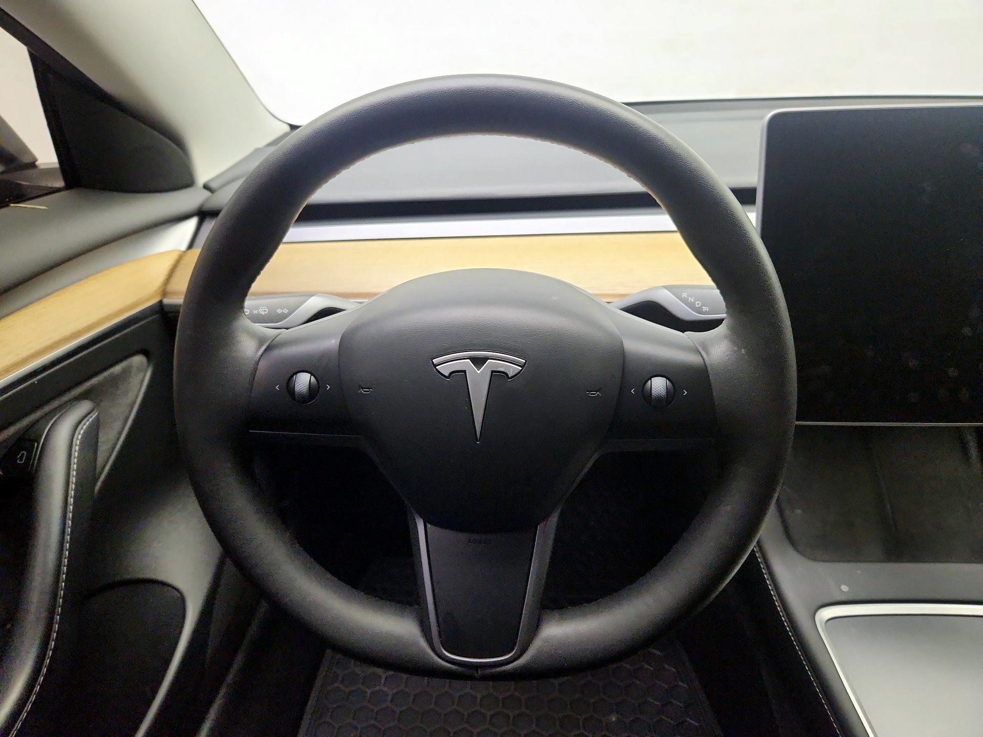 Thumbnail: 2023 Tesla Model 3 - 10