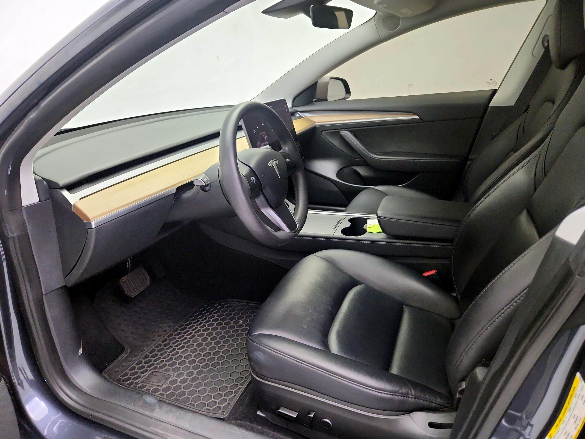 Thumbnail: 2023 Tesla Model 3 - 11