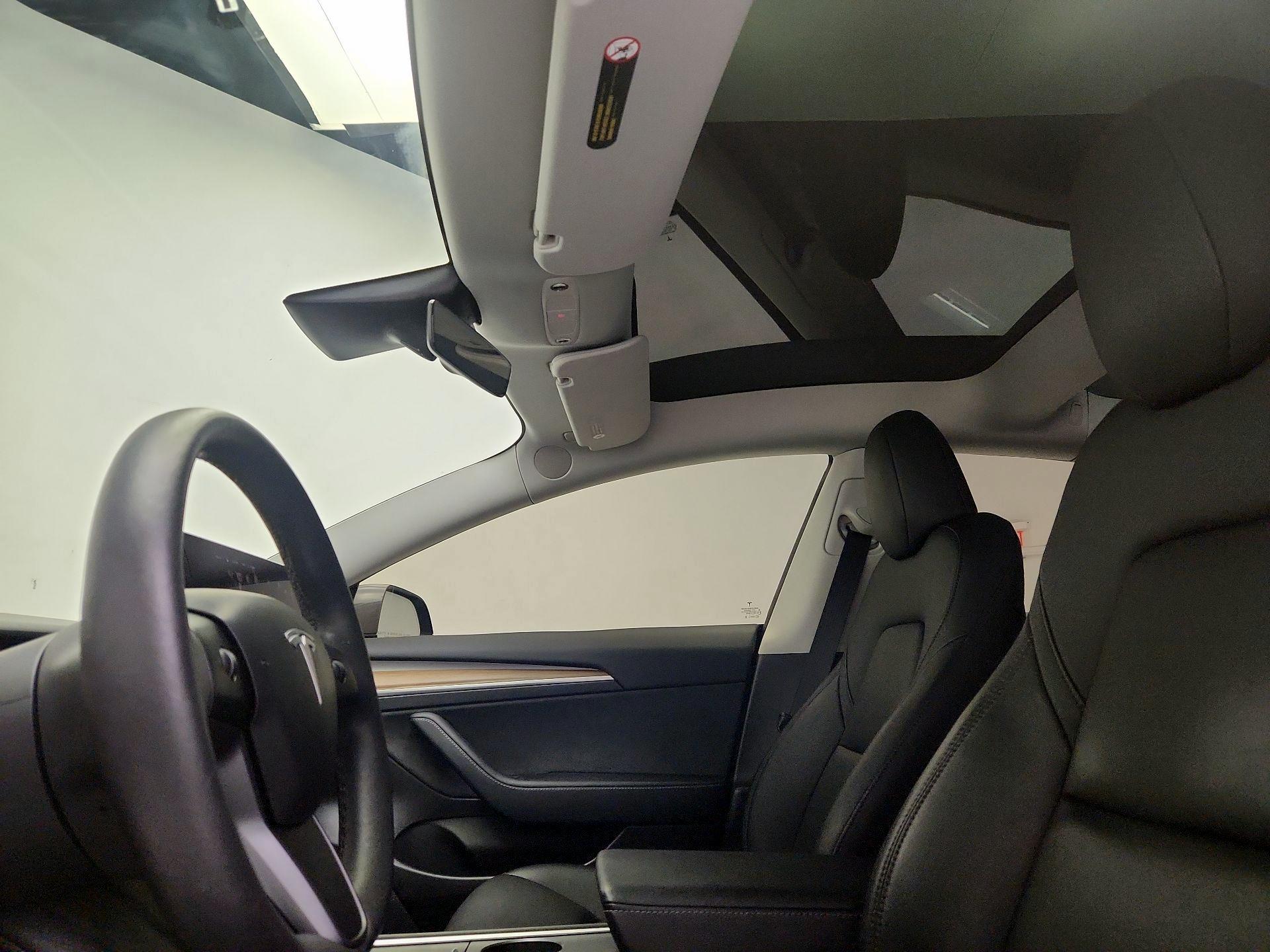 Thumbnail: 2023 Tesla Model 3 - 18