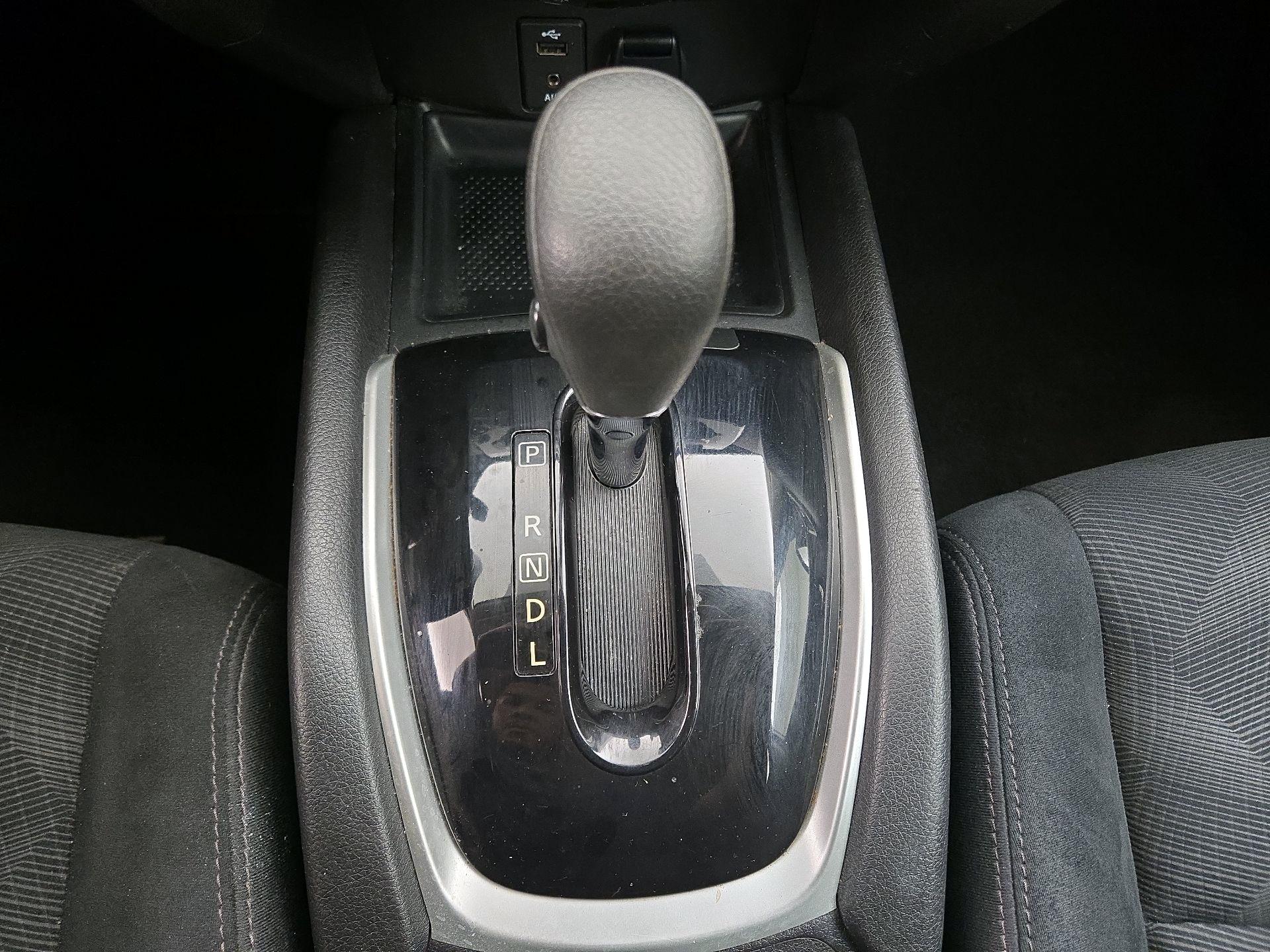 Thumbnail: 2015 Nissan Rogue - 17