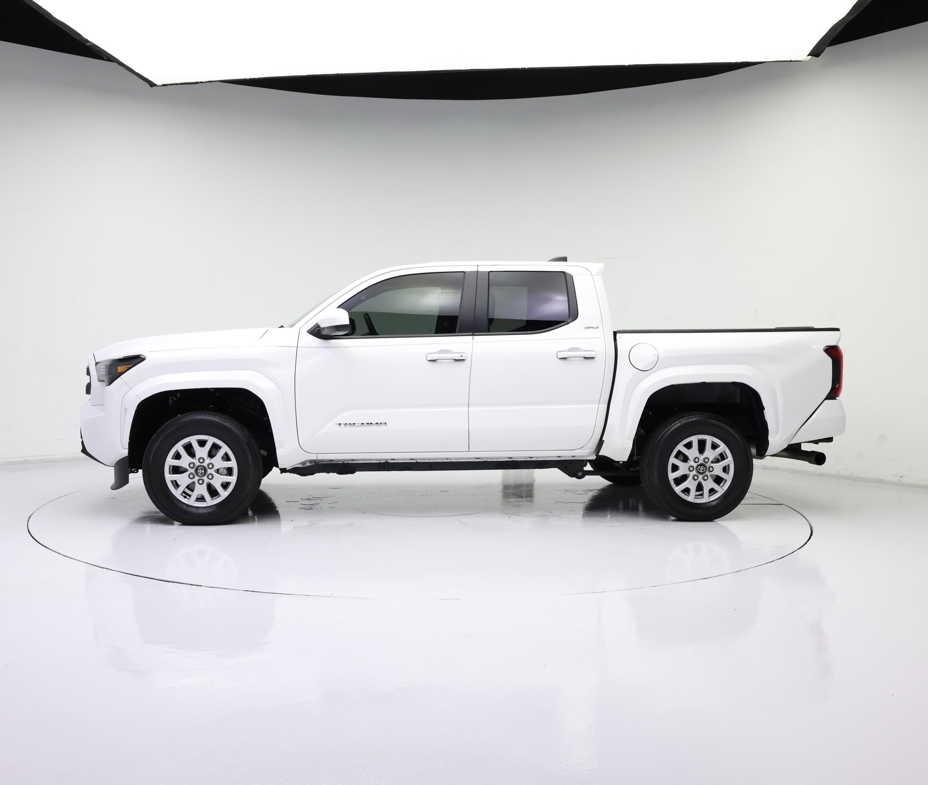 Thumbnail: 2024 Toyota Tacoma - 3