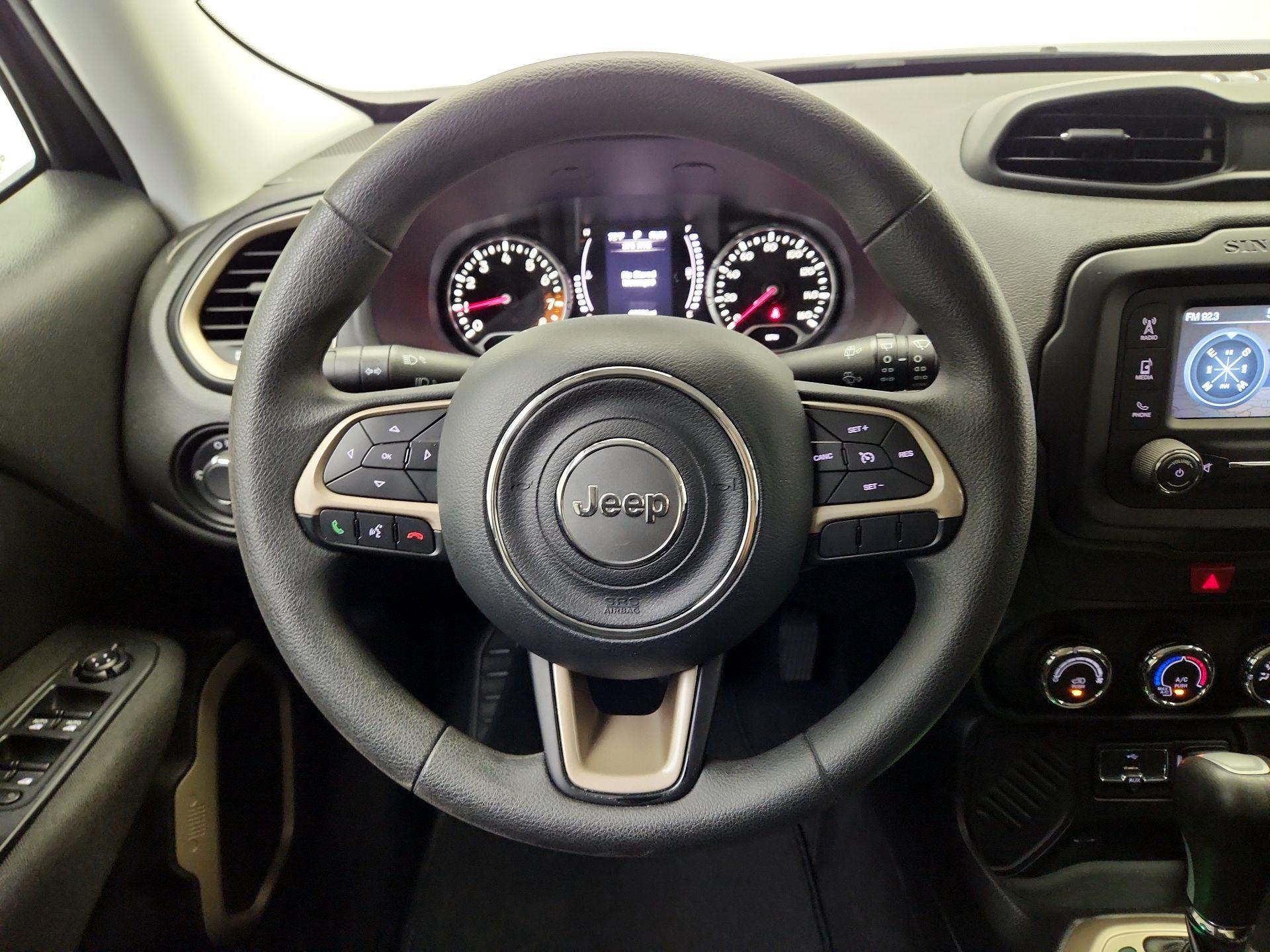 Thumbnail: 2016 Jeep Renegade - 10