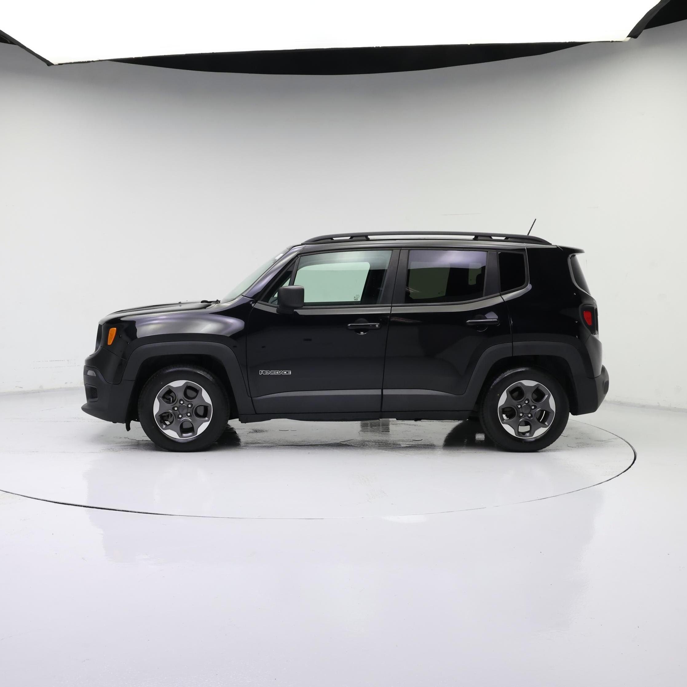 Thumbnail: 2016 Jeep Renegade - 3