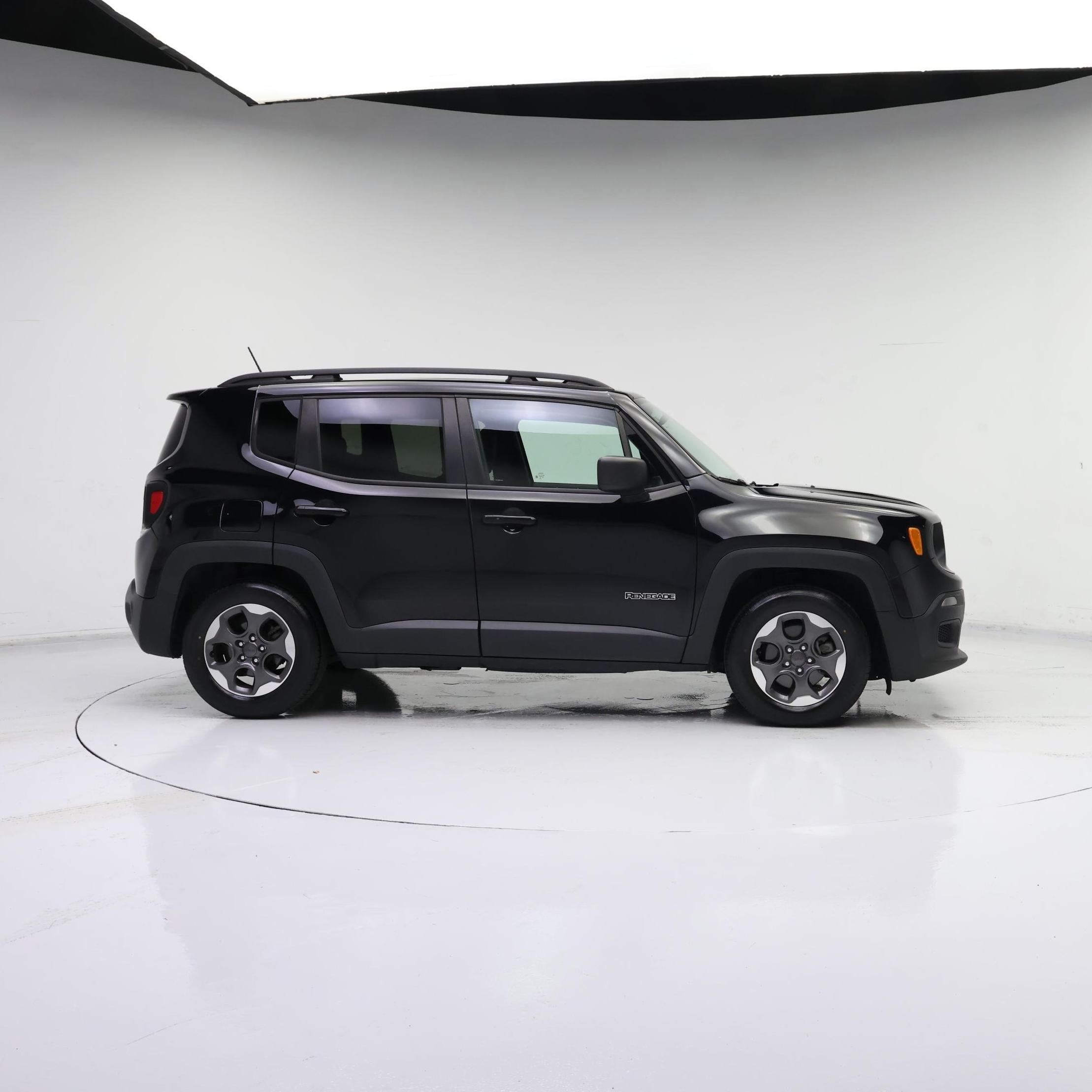 Thumbnail: 2016 Jeep Renegade - 7