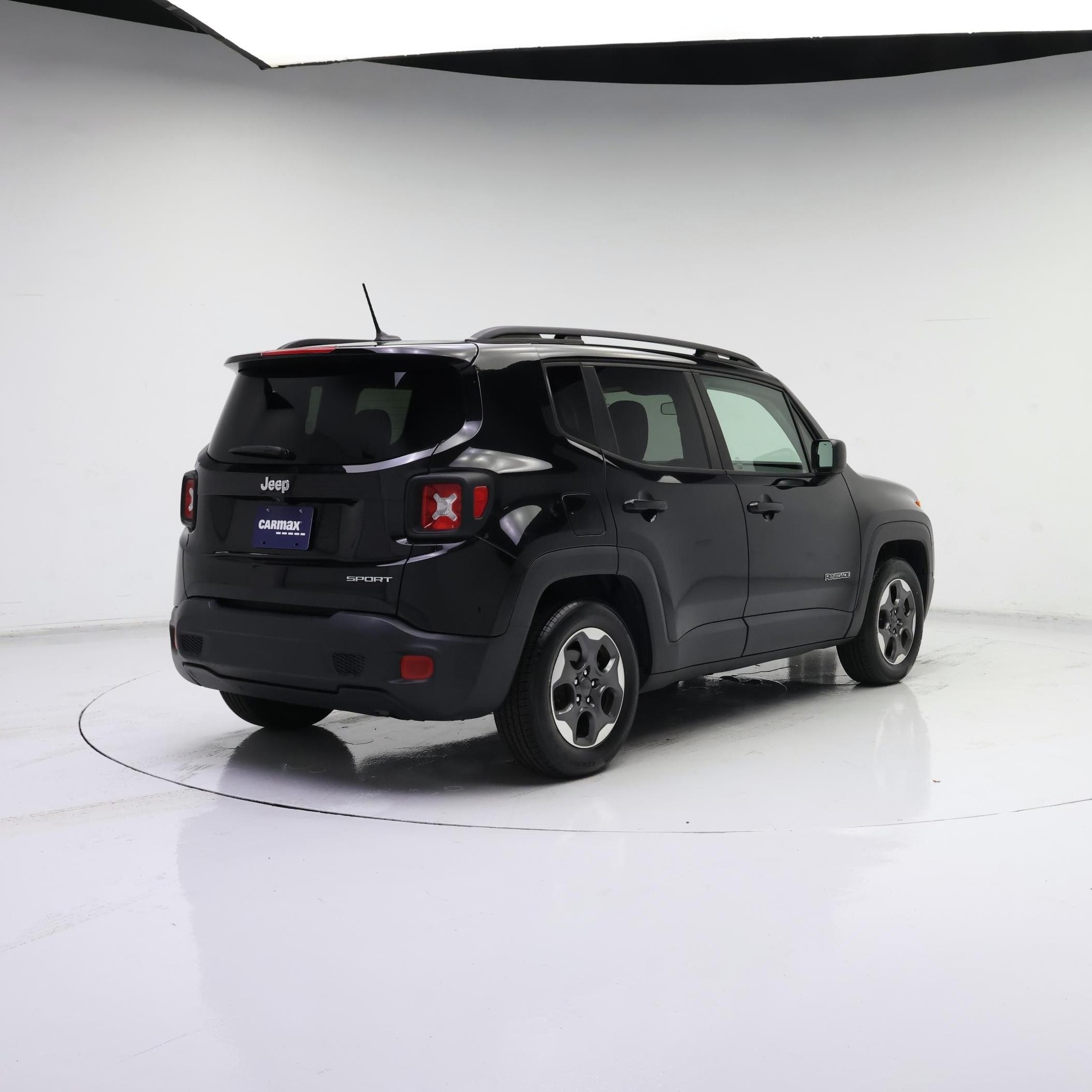 Thumbnail: 2016 Jeep Renegade - 8
