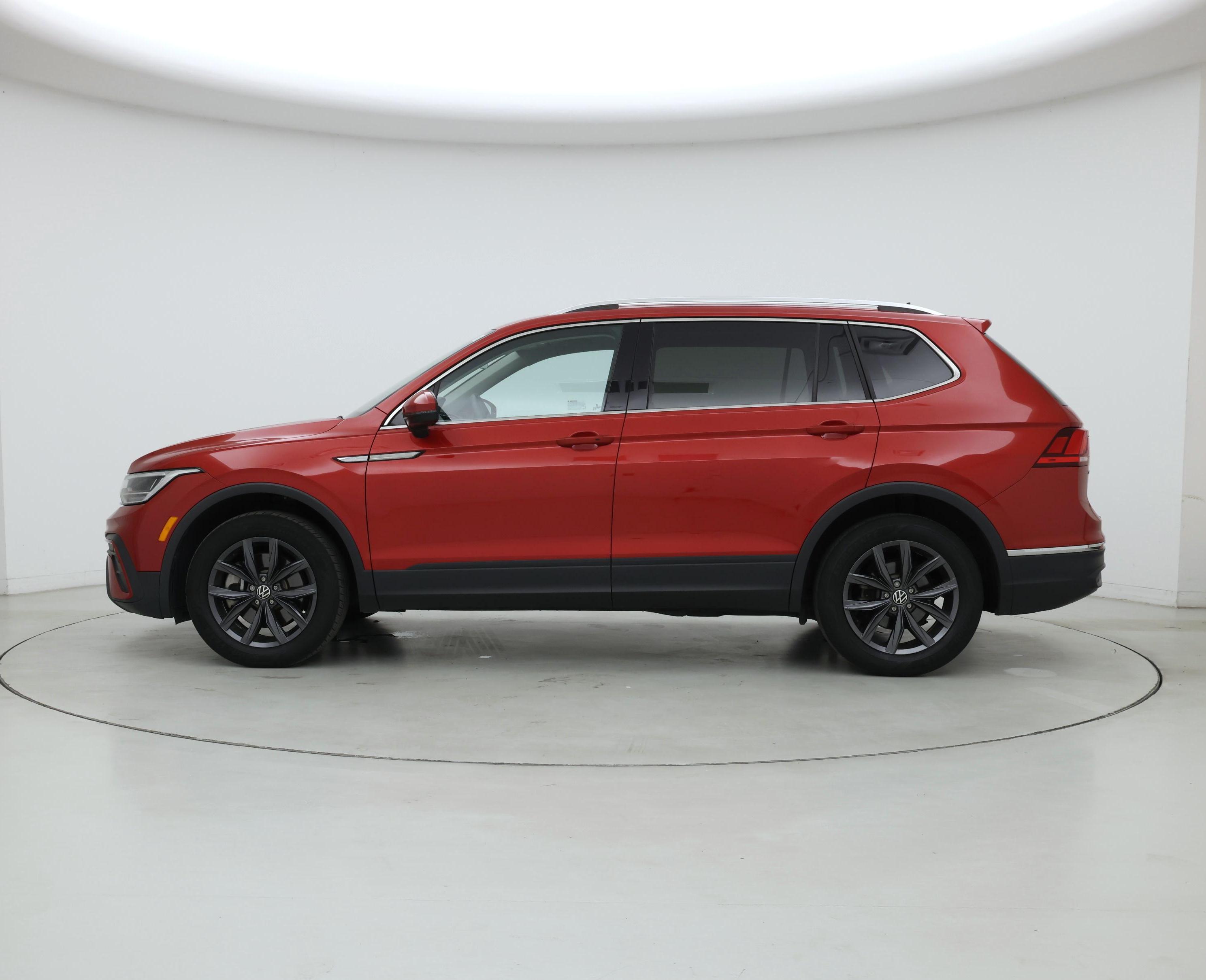 Thumbnail: 2023 Volkswagen Tiguan - 3