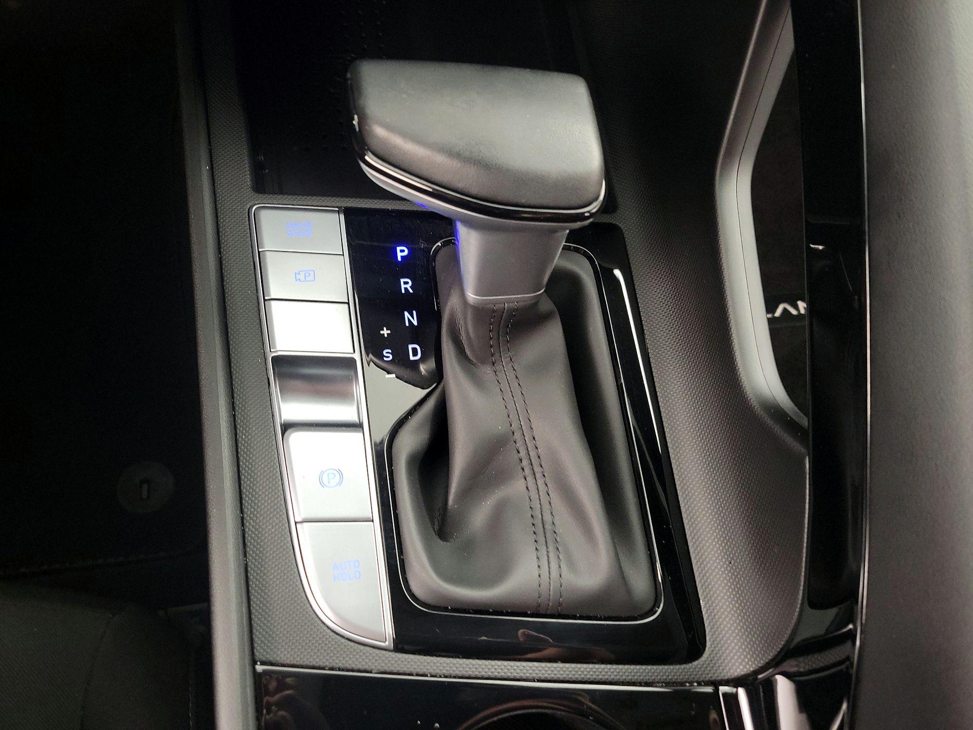Thumbnail: 2023 Hyundai Elantra - 18