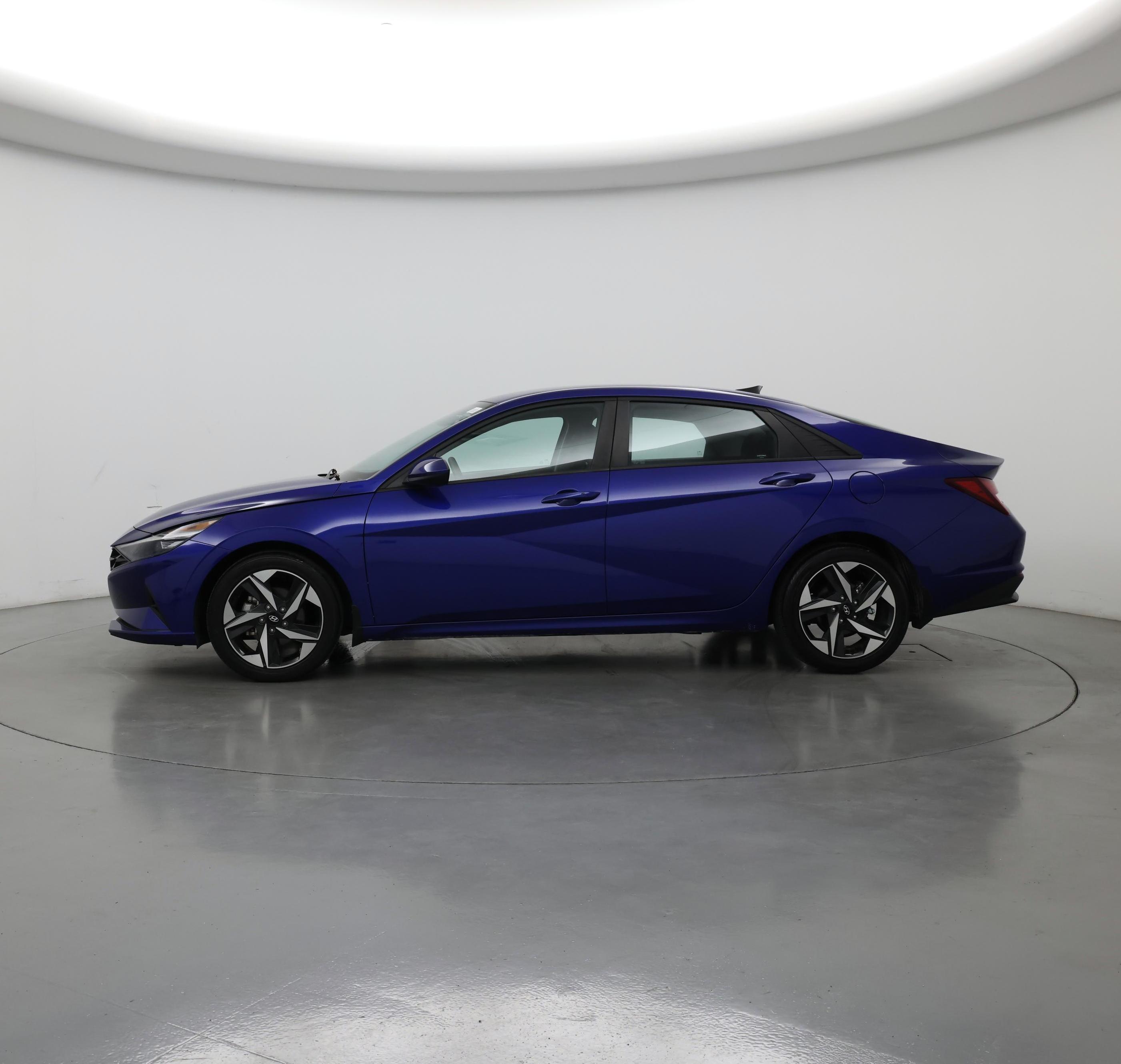 Thumbnail: 2023 Hyundai Elantra - 3