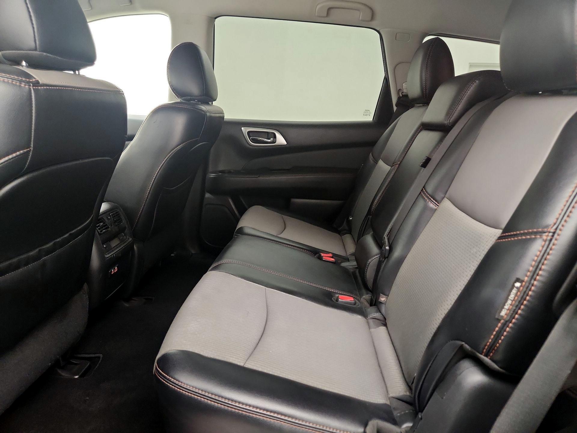 Thumbnail: 2020 Nissan Pathfinder - 19