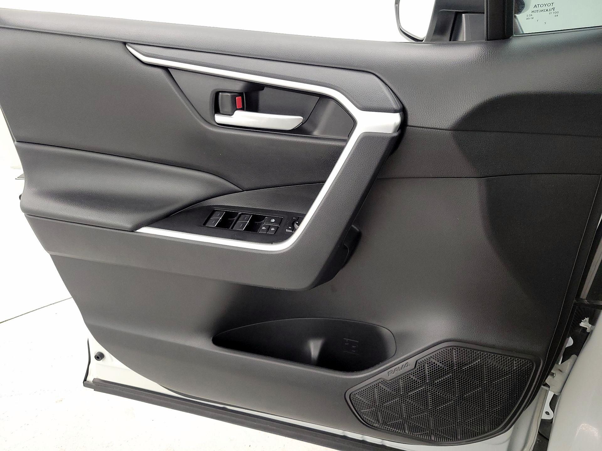 Thumbnail: 2023 Toyota RAV4 - 12