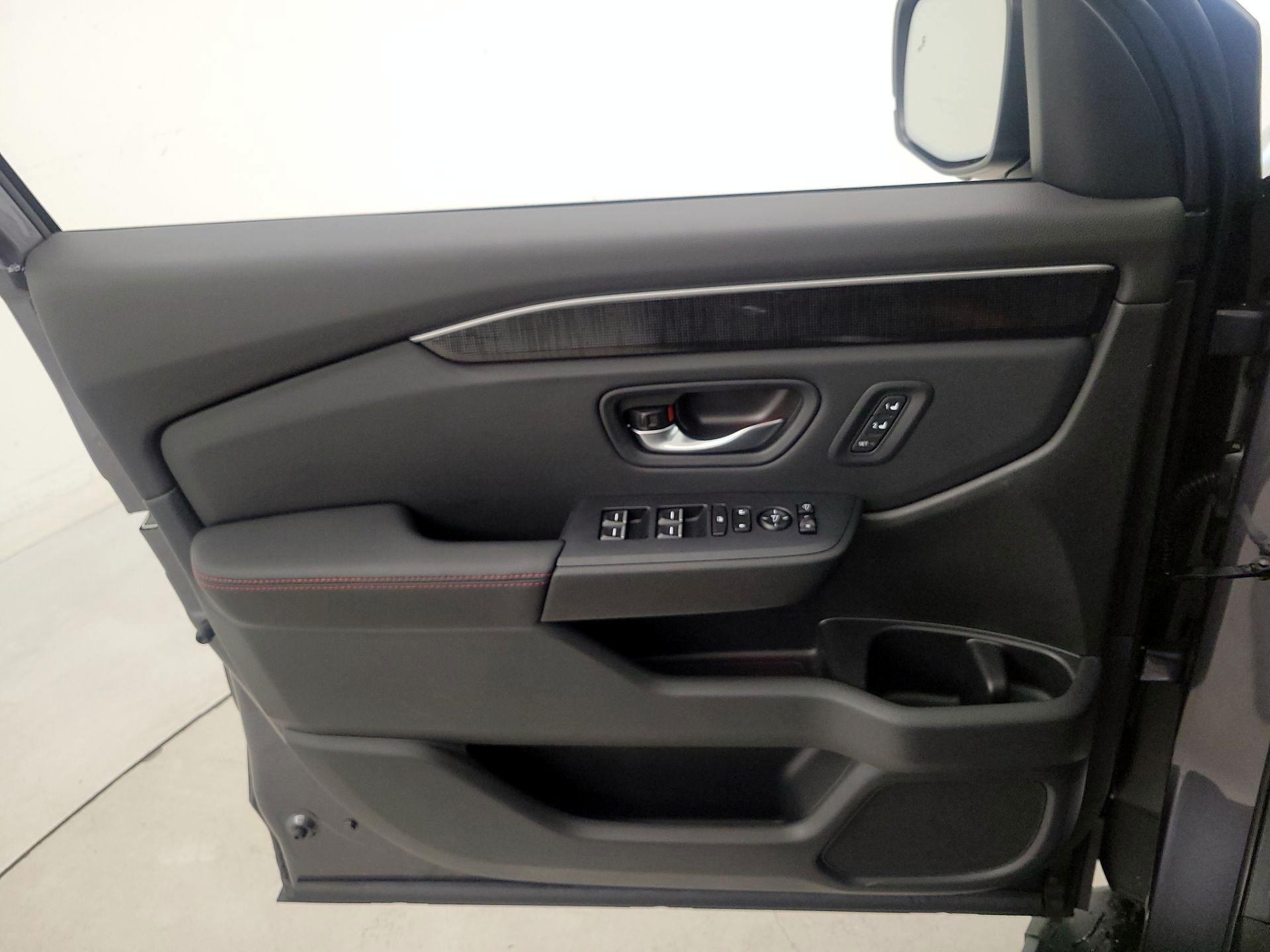 Thumbnail: 2025 Honda Pilot - 12