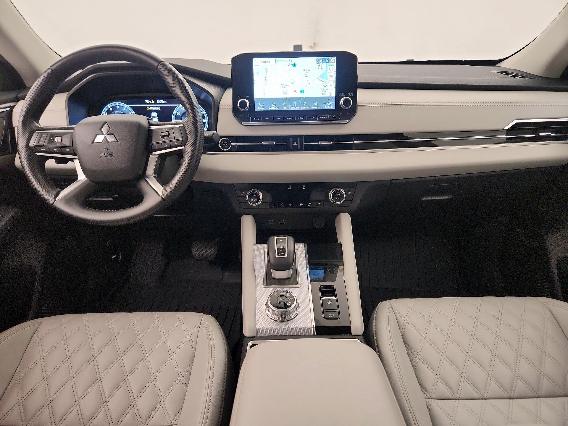 Thumbnail: 2024 Mitsubishi Outlander - 9