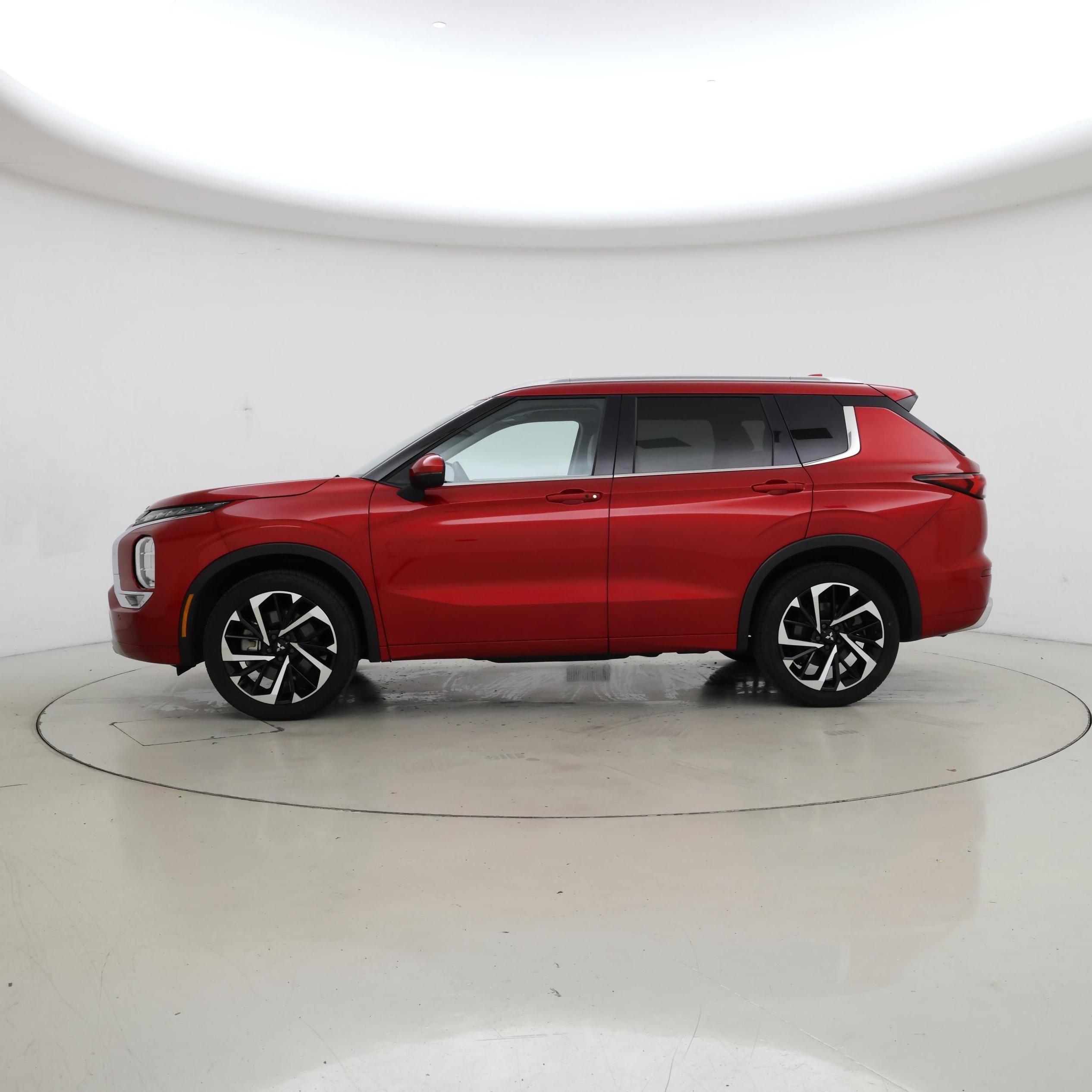 Thumbnail: 2024 Mitsubishi Outlander - 3