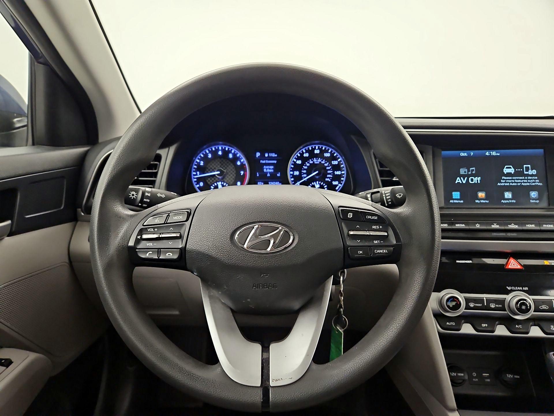 Thumbnail: 2020 Hyundai Elantra - 10
