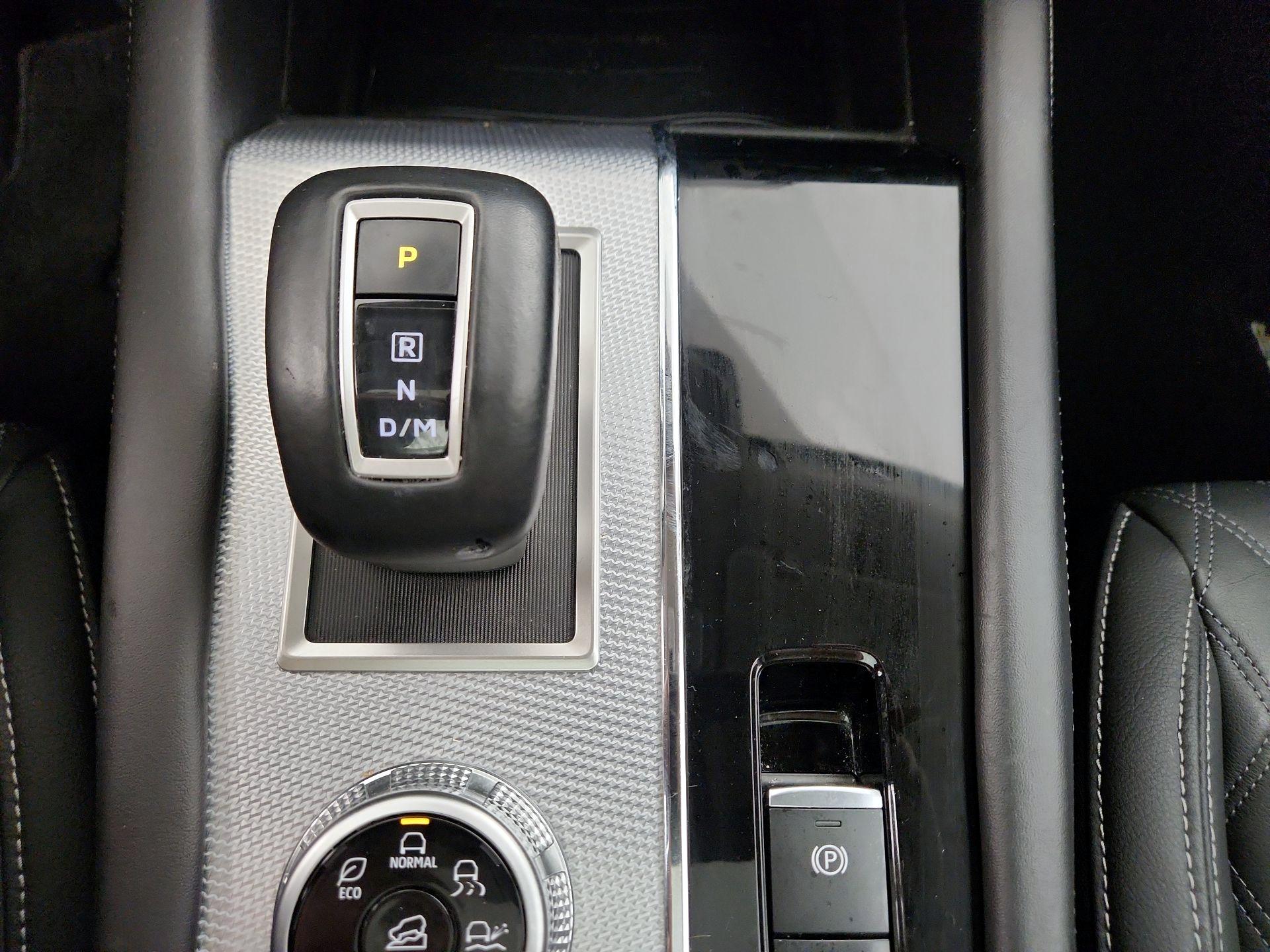 Thumbnail: 2024 Mitsubishi Outlander - 17