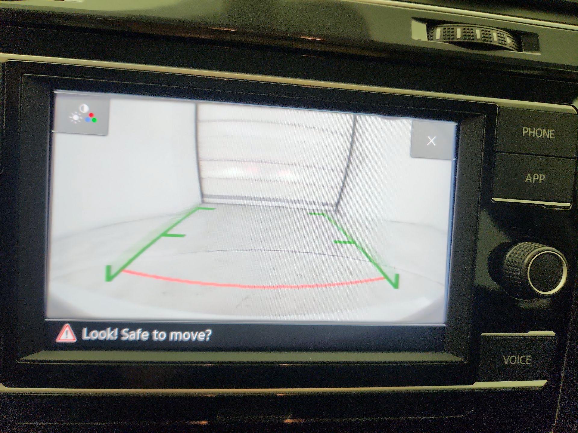 Thumbnail: 2020 Volkswagen Golf - 14