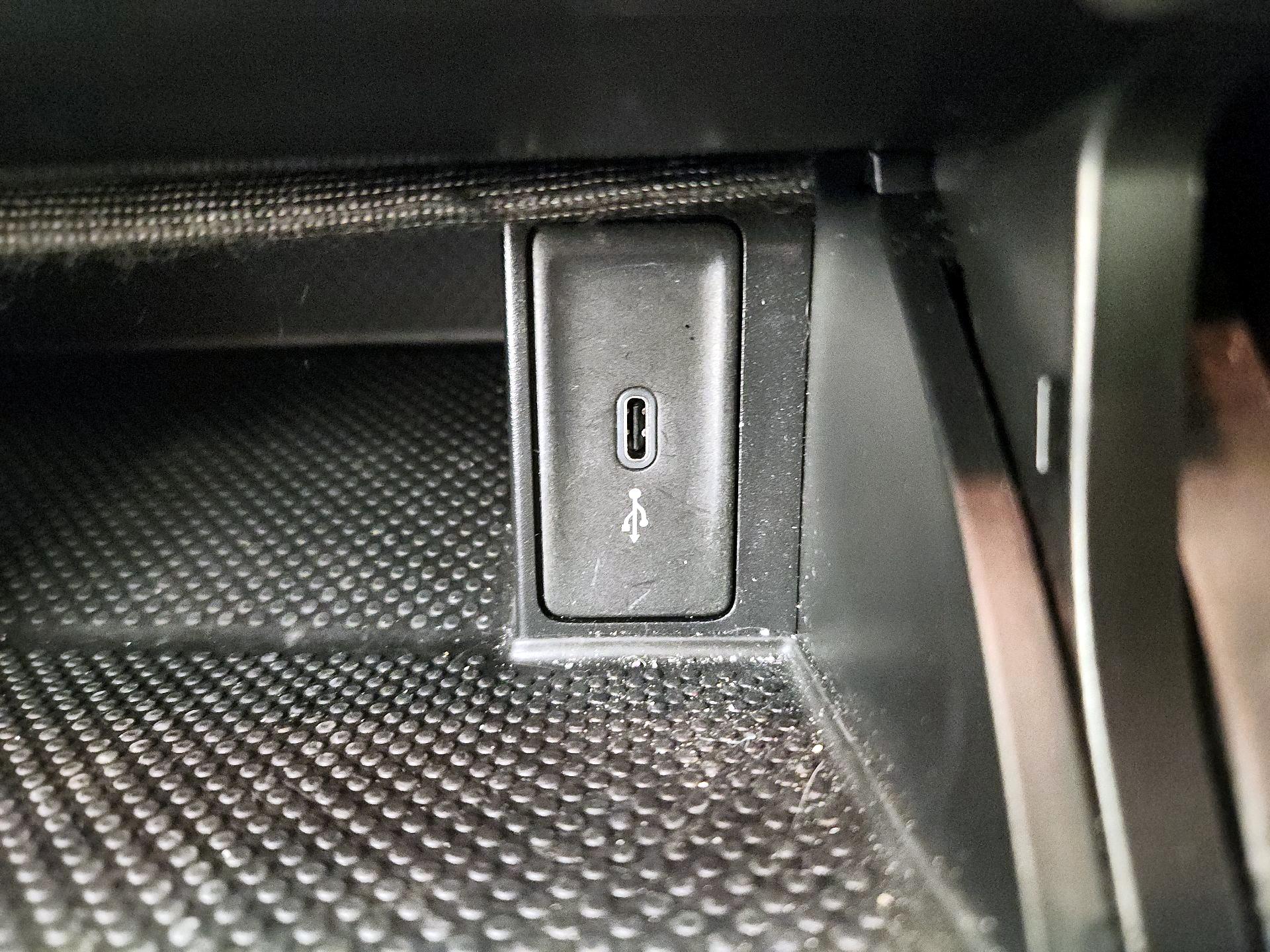 Thumbnail: 2020 Volkswagen Golf - 18