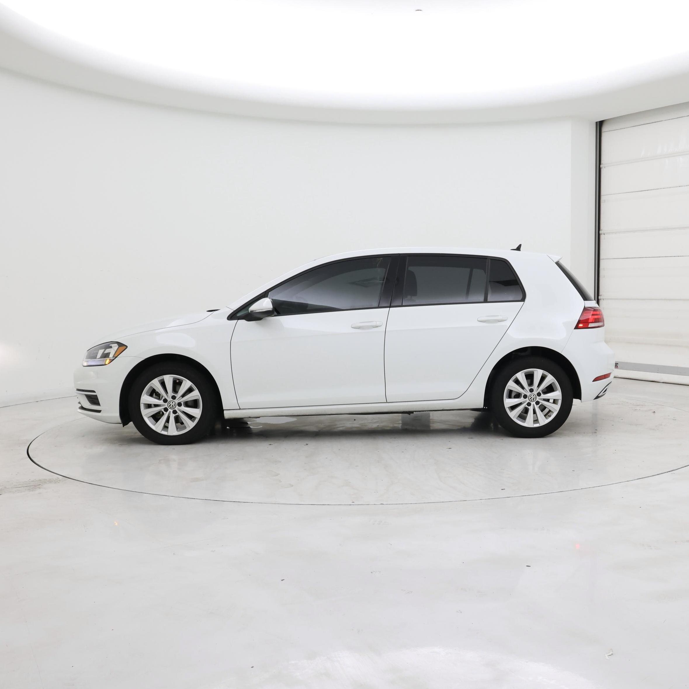 Thumbnail: 2020 Volkswagen Golf - 3