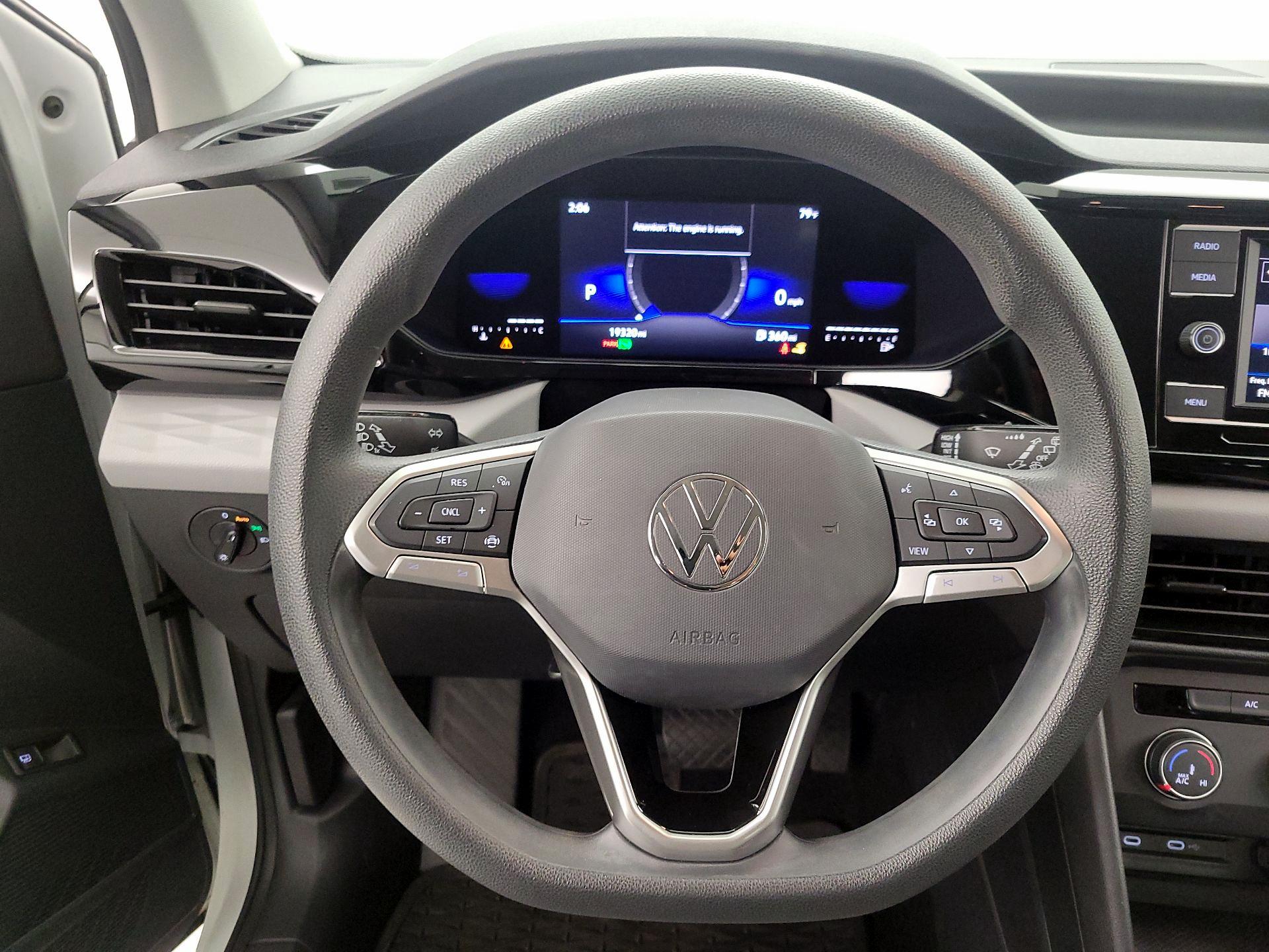 Thumbnail: 2022 Volkswagen Taos - 10