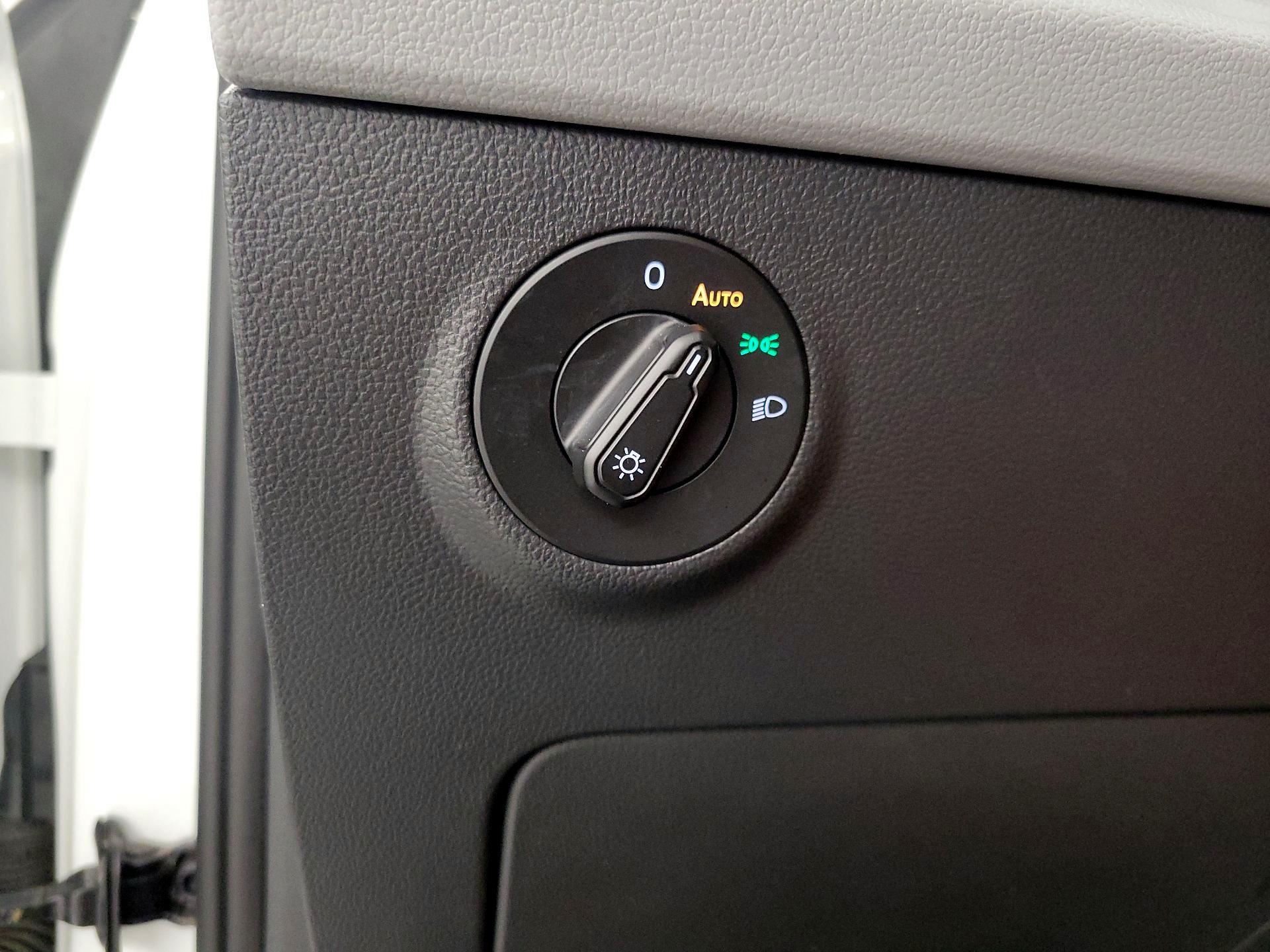 Thumbnail: 2022 Volkswagen Taos - 13