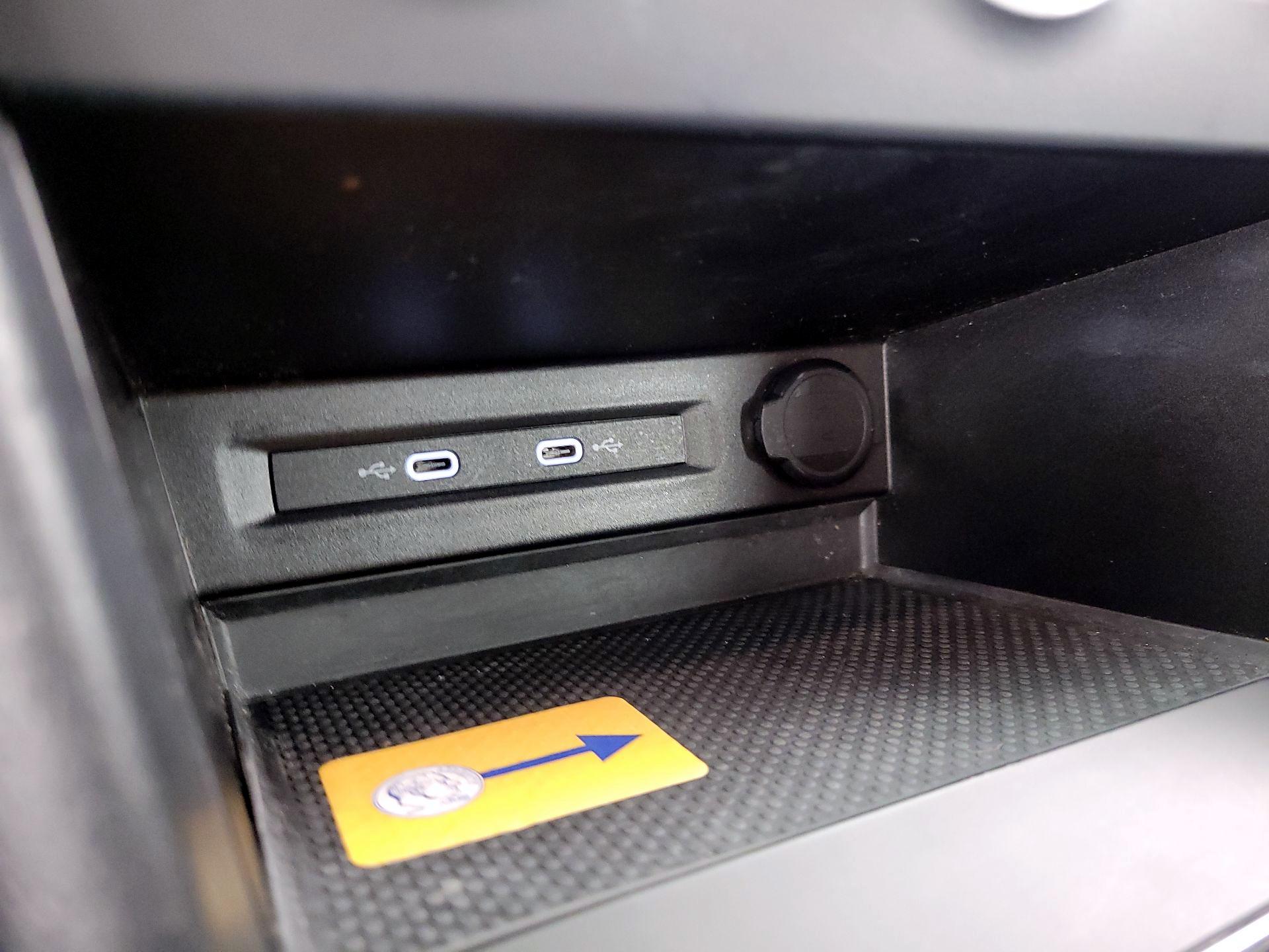 Thumbnail: 2022 Volkswagen Taos - 18