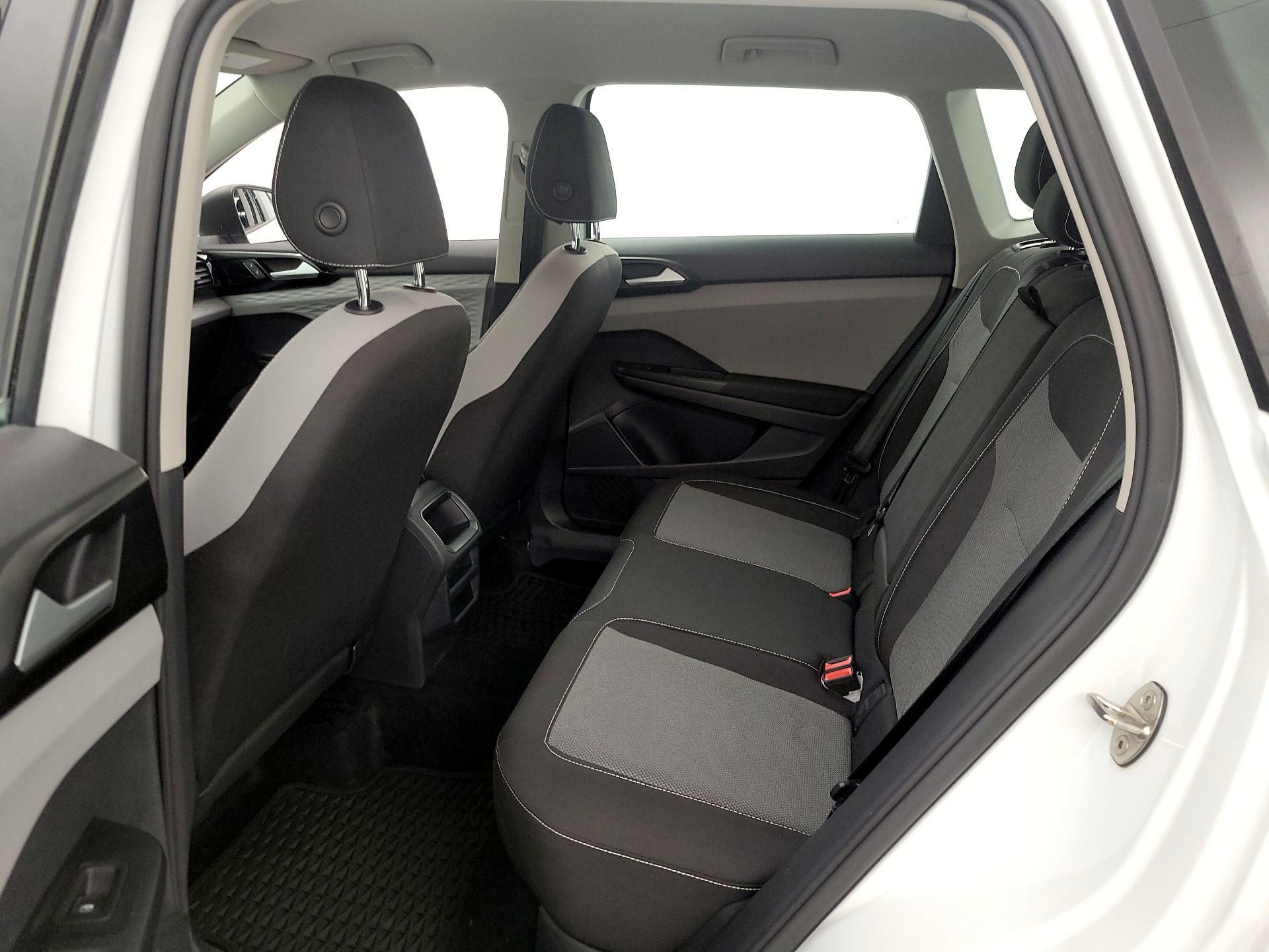 Thumbnail: 2022 Volkswagen Taos - 19