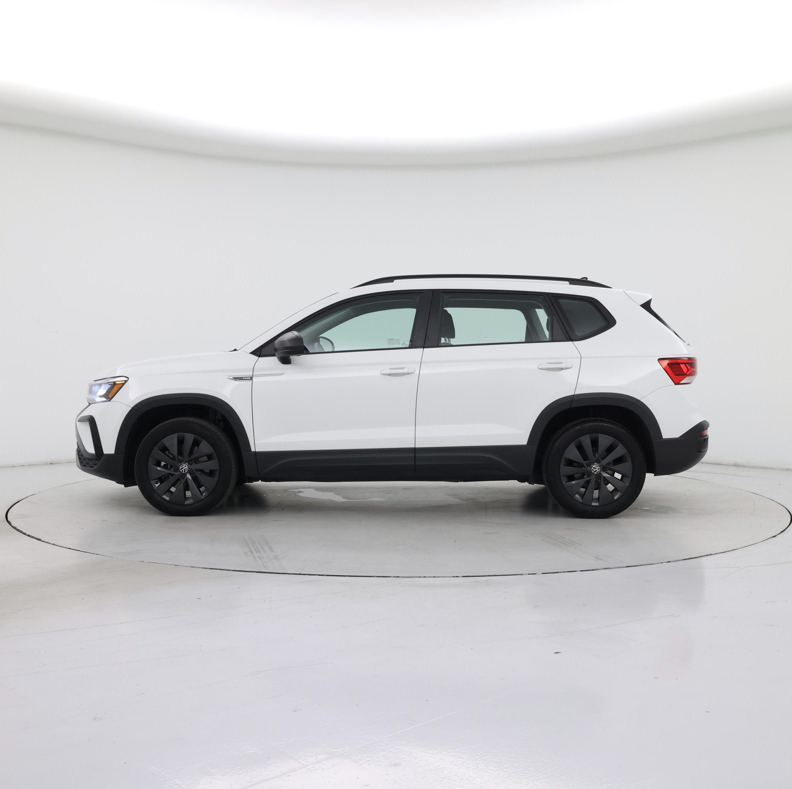 Thumbnail: 2022 Volkswagen Taos - 3